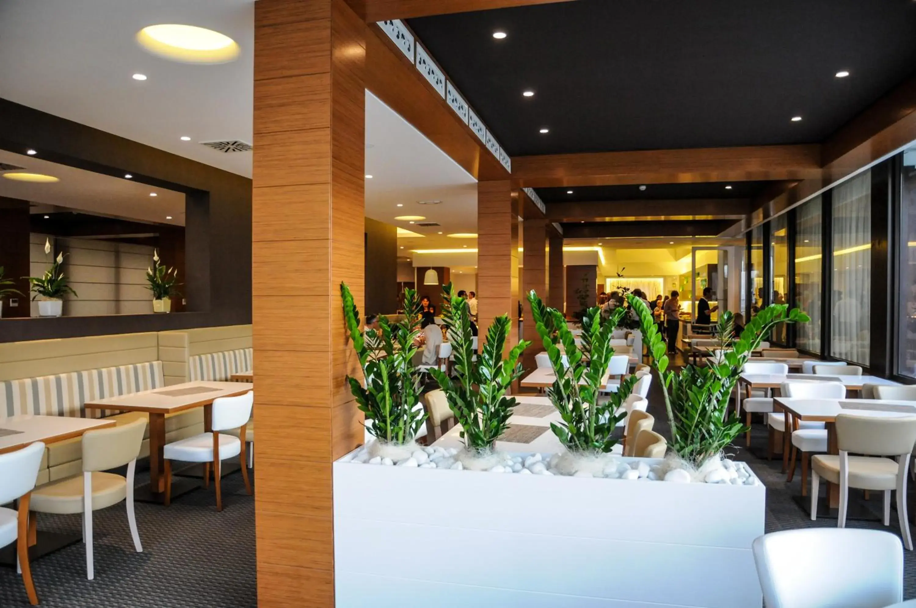 Restaurant/Places to Eat in Oxygen Lifestyle Hotel/Helvetia Parco
