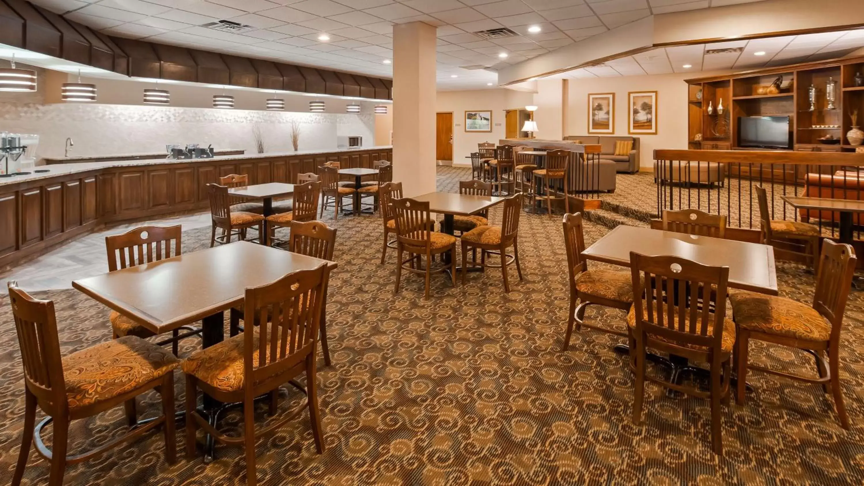Restaurant/places to eat in Best Western Crossroads of the Bluffs Restaurant/places to eat in Best Western Crossroads of the Bluffs