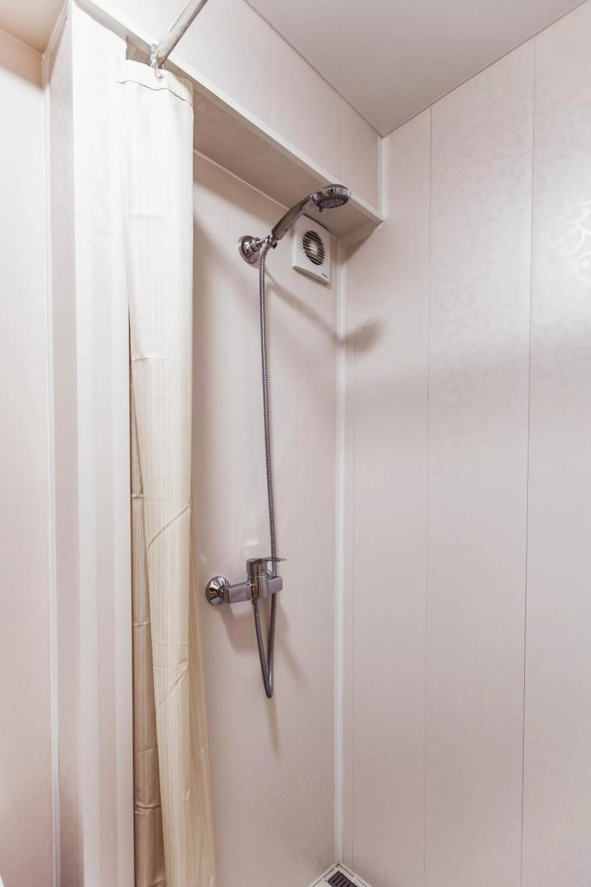 Shower in Apartments near Deribasovskaya