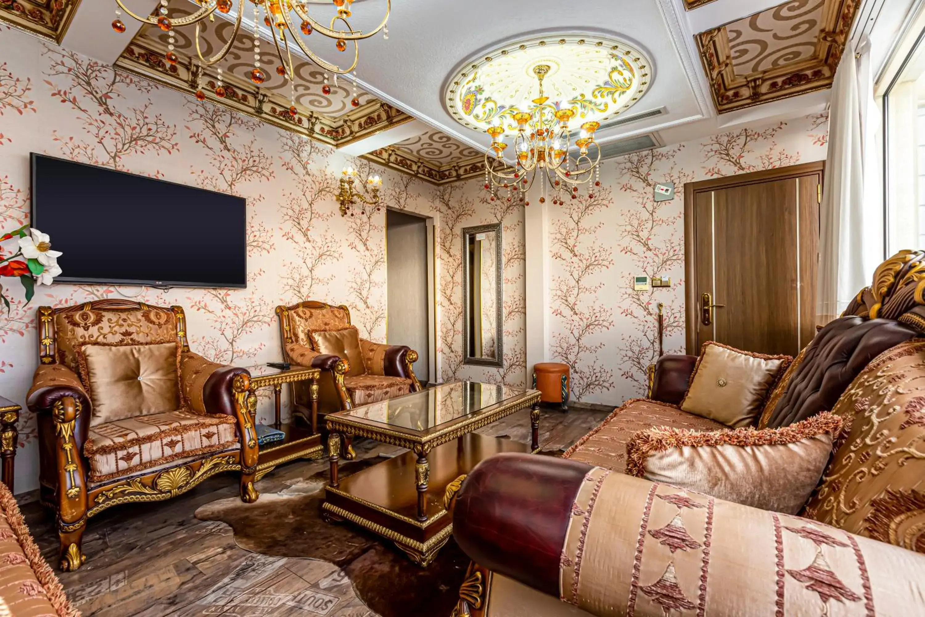 Seating Area in Marmaray Hotel