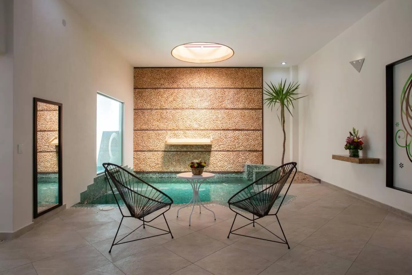 Swimming pool in Casa Kaoba Hotel & Suites