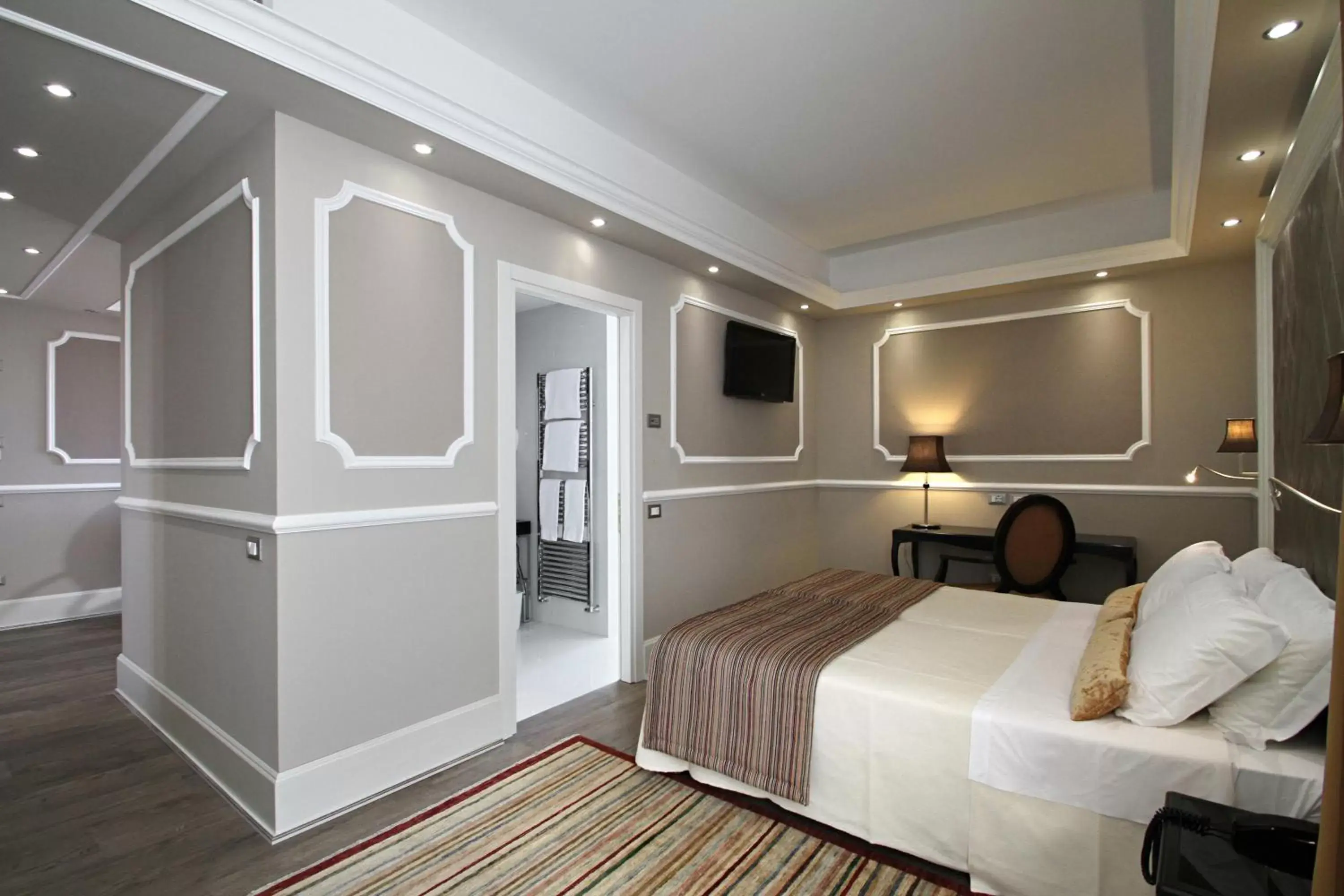 Bedroom, Bed in Hotel Campo Marzio