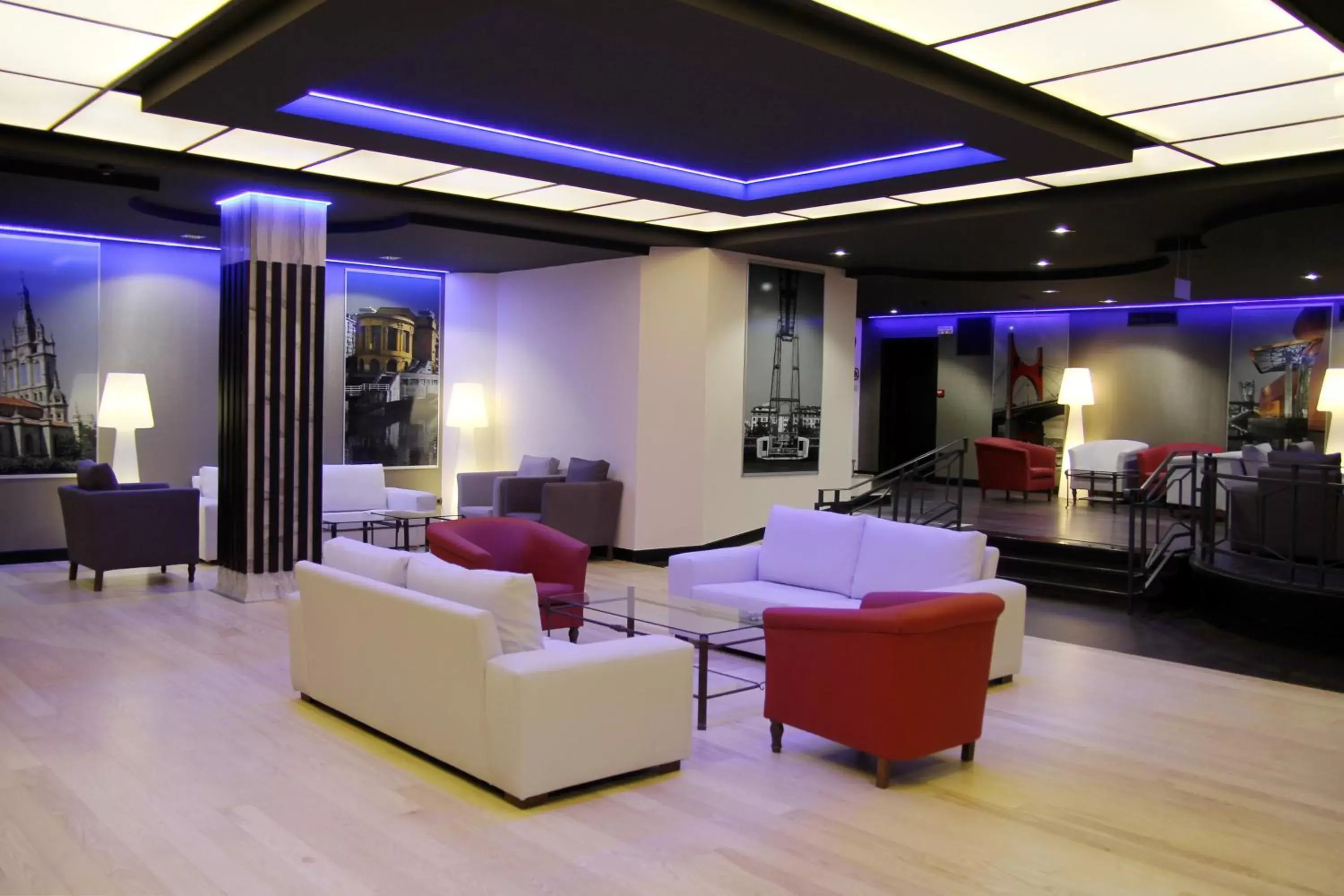 Communal lounge/ TV room in Hotel Conde Duque Bilbao