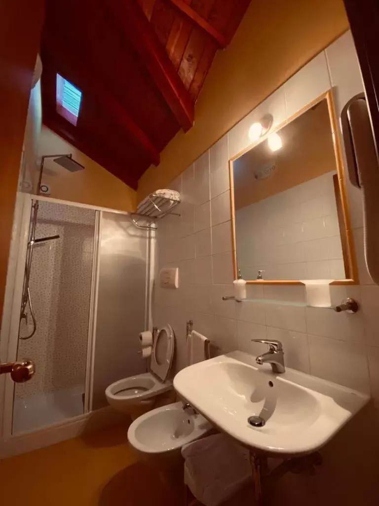 Bathroom in L'Aurora