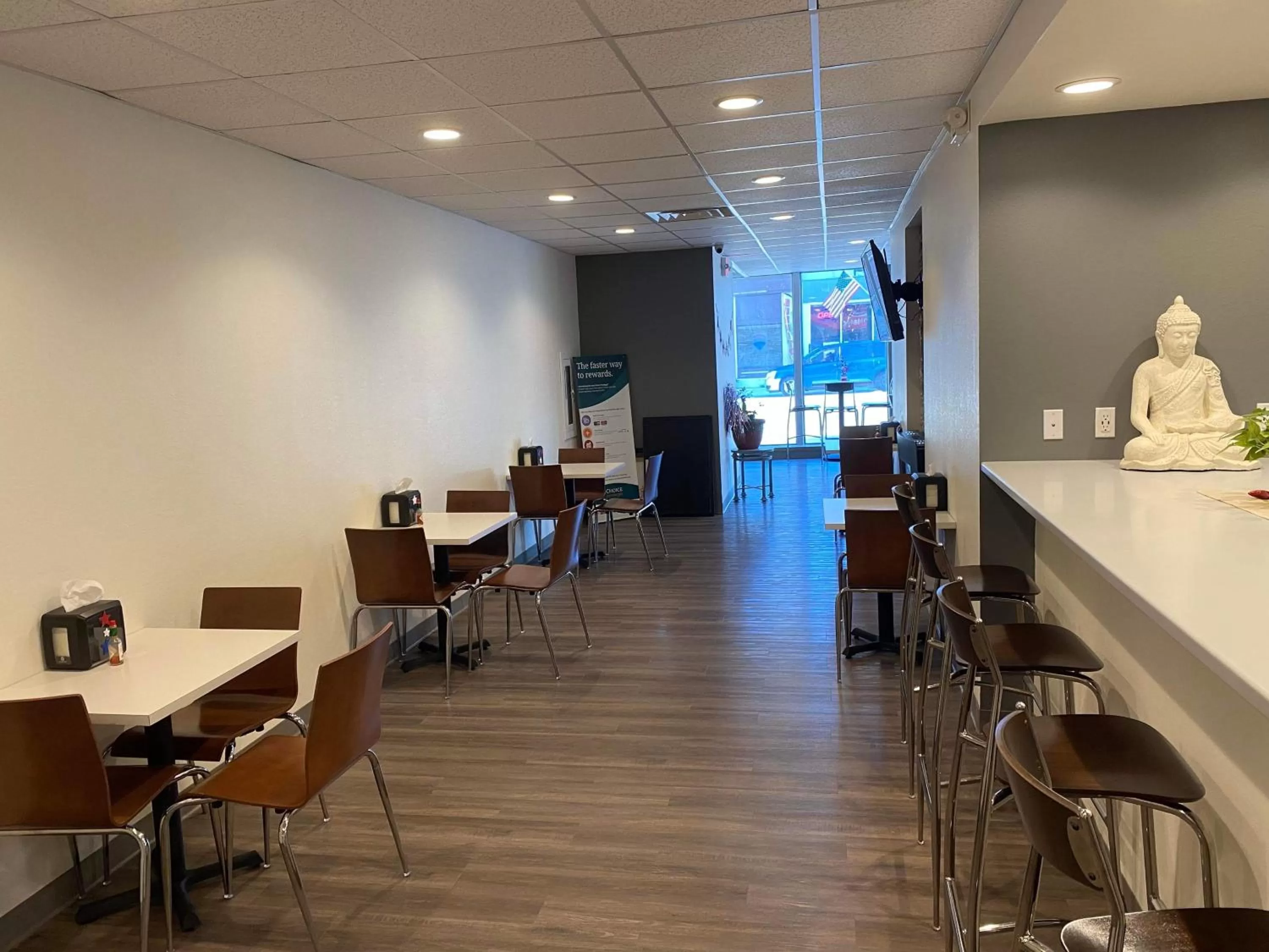 Lobby or reception in Days Inn by Wyndham Manitowoc