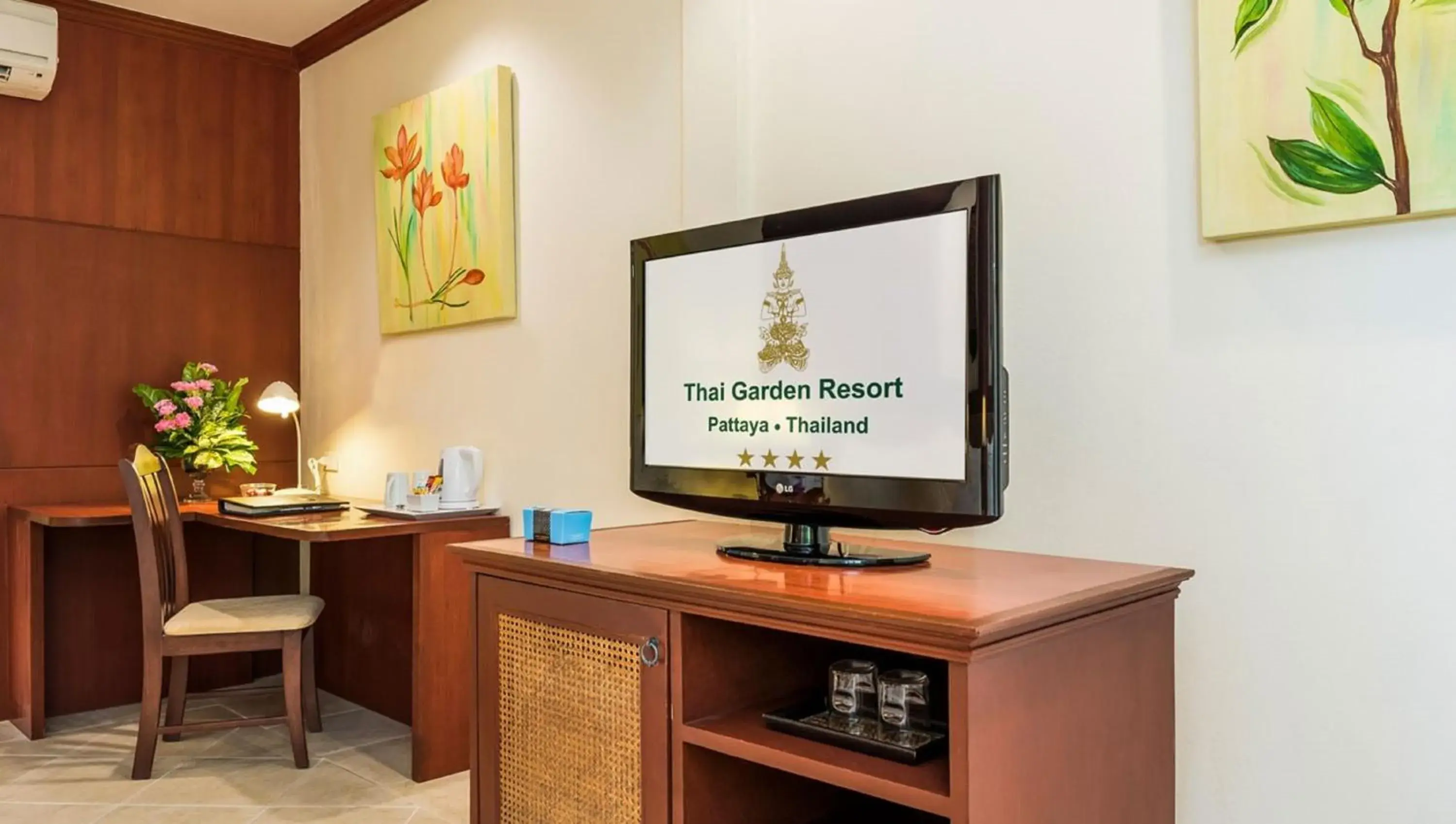 Superior Room in Thai Garden Resort