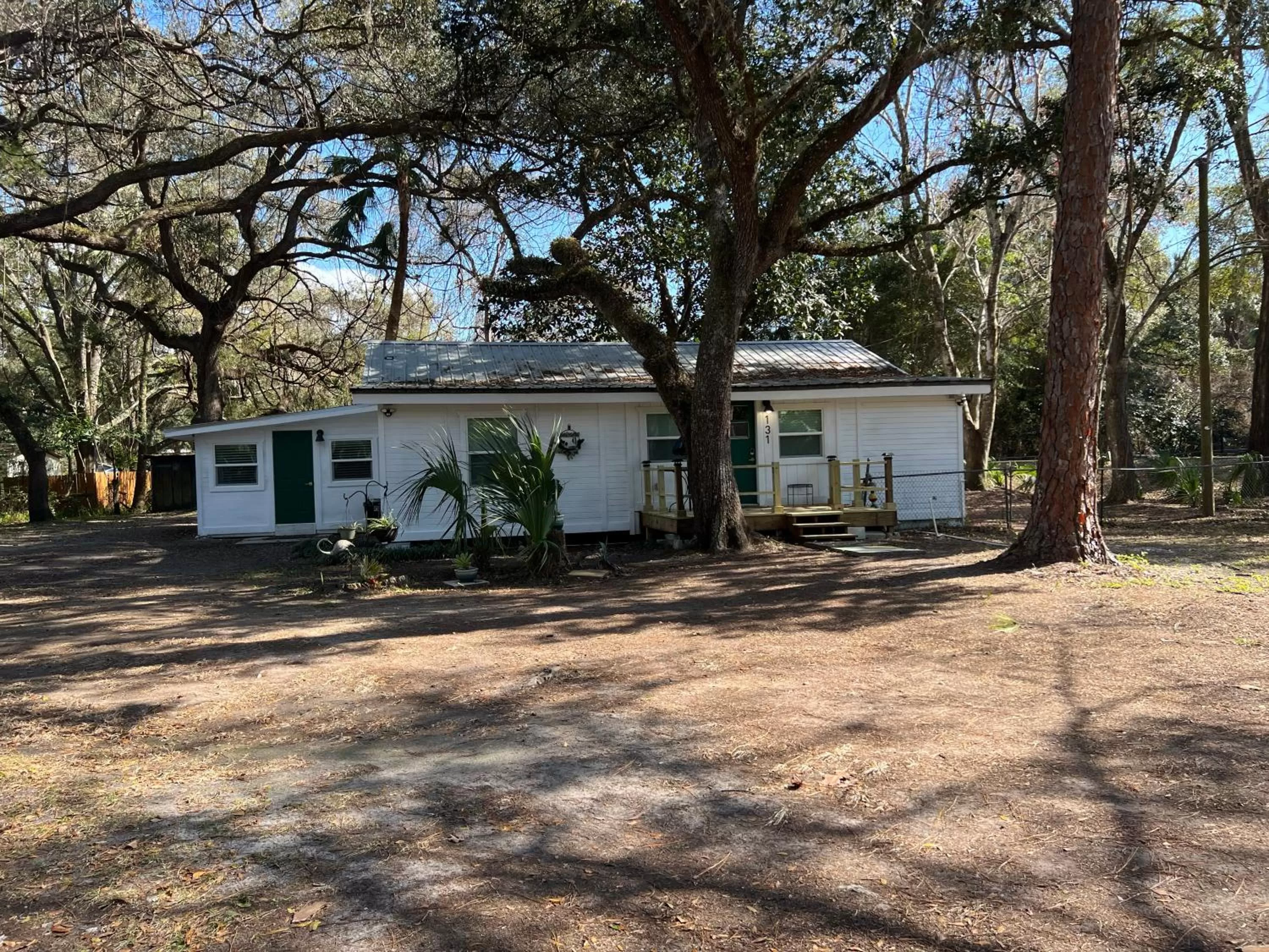 Property building in Nature Coast Inn & Cottages
