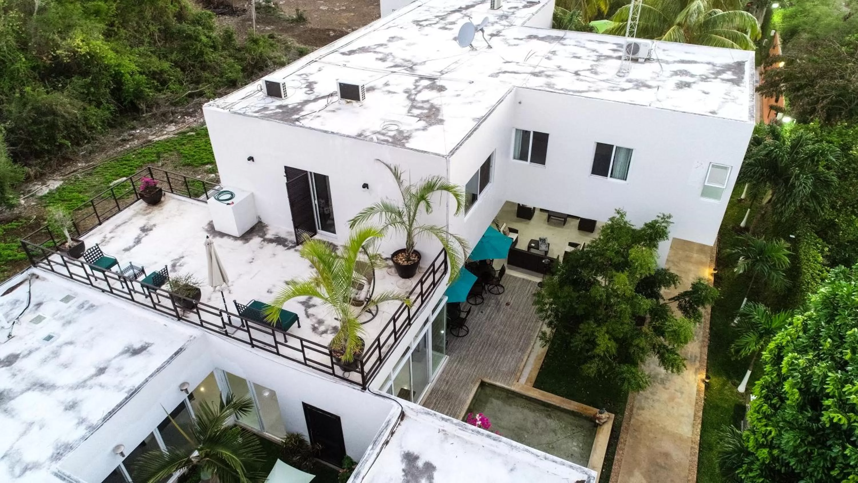 Bird's eye view in Casa Xcanatun