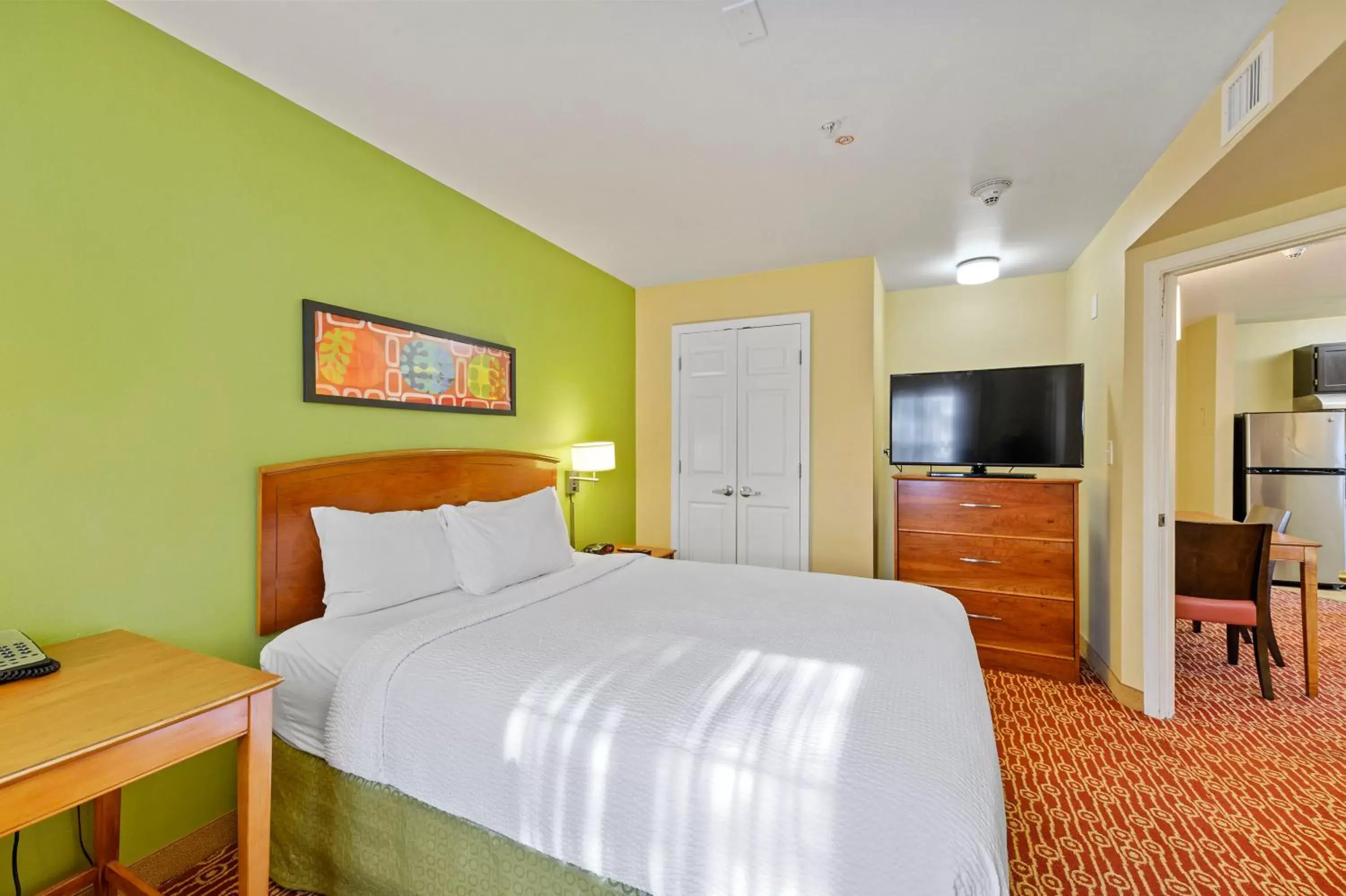 Bed in Extended Stay America Suites - Atlanta - Northlake