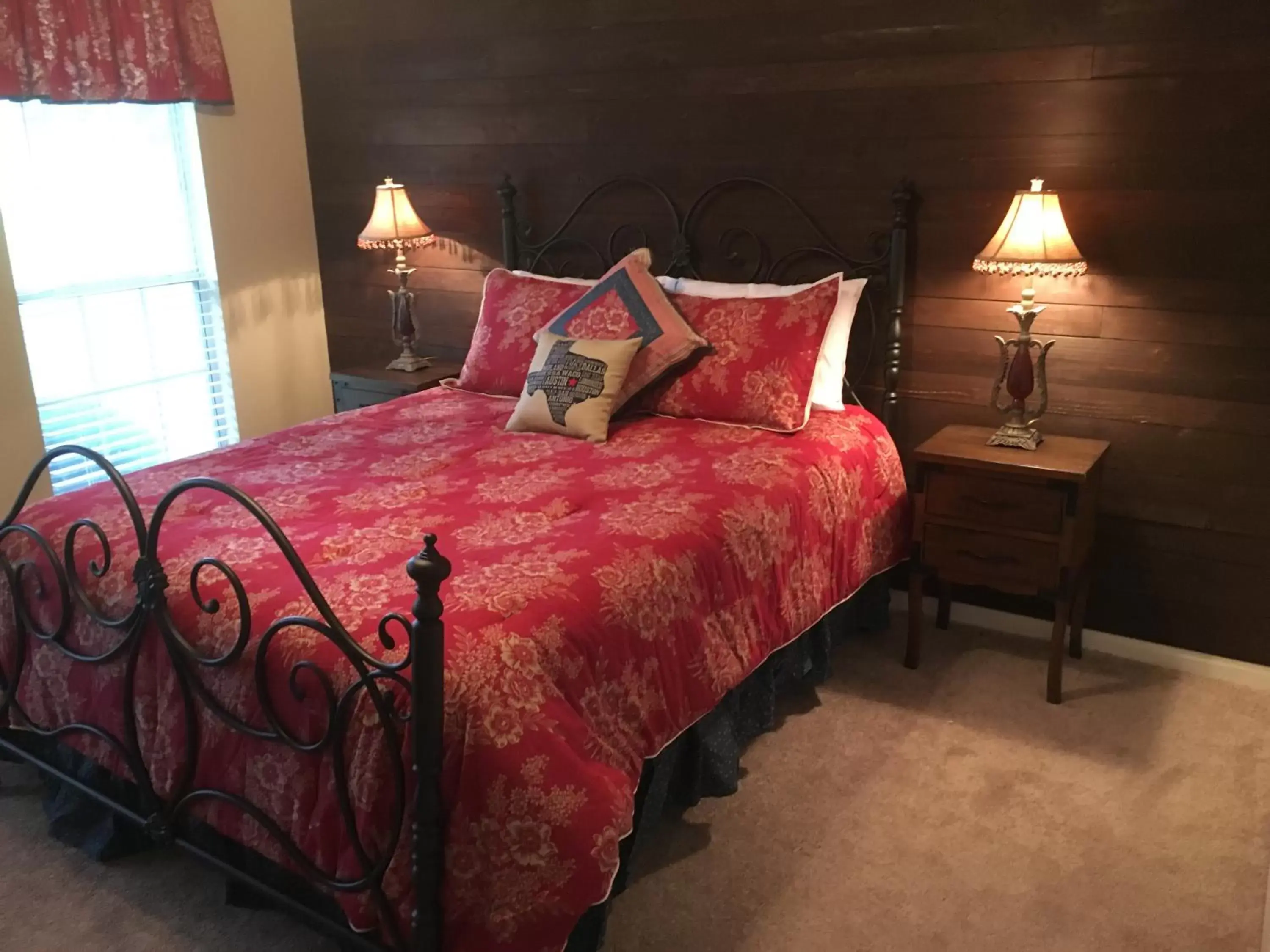 Room Photo in Maple Creek Bed&Breakfast