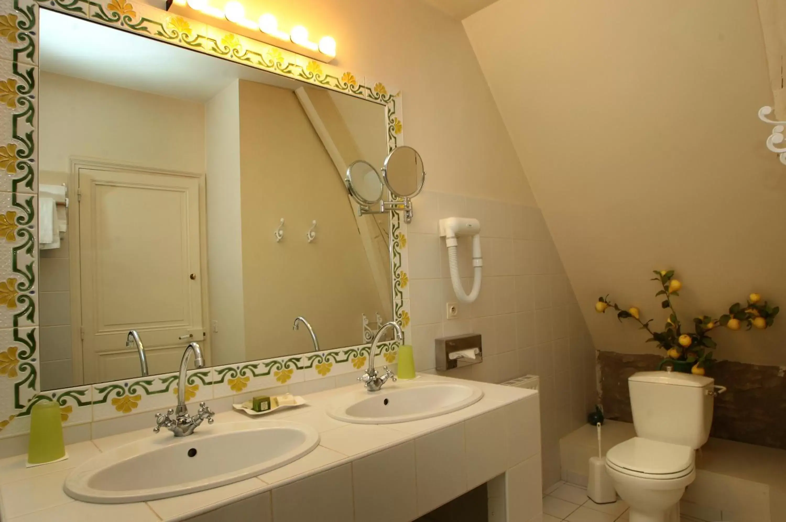 Bathroom in Château de la Verie