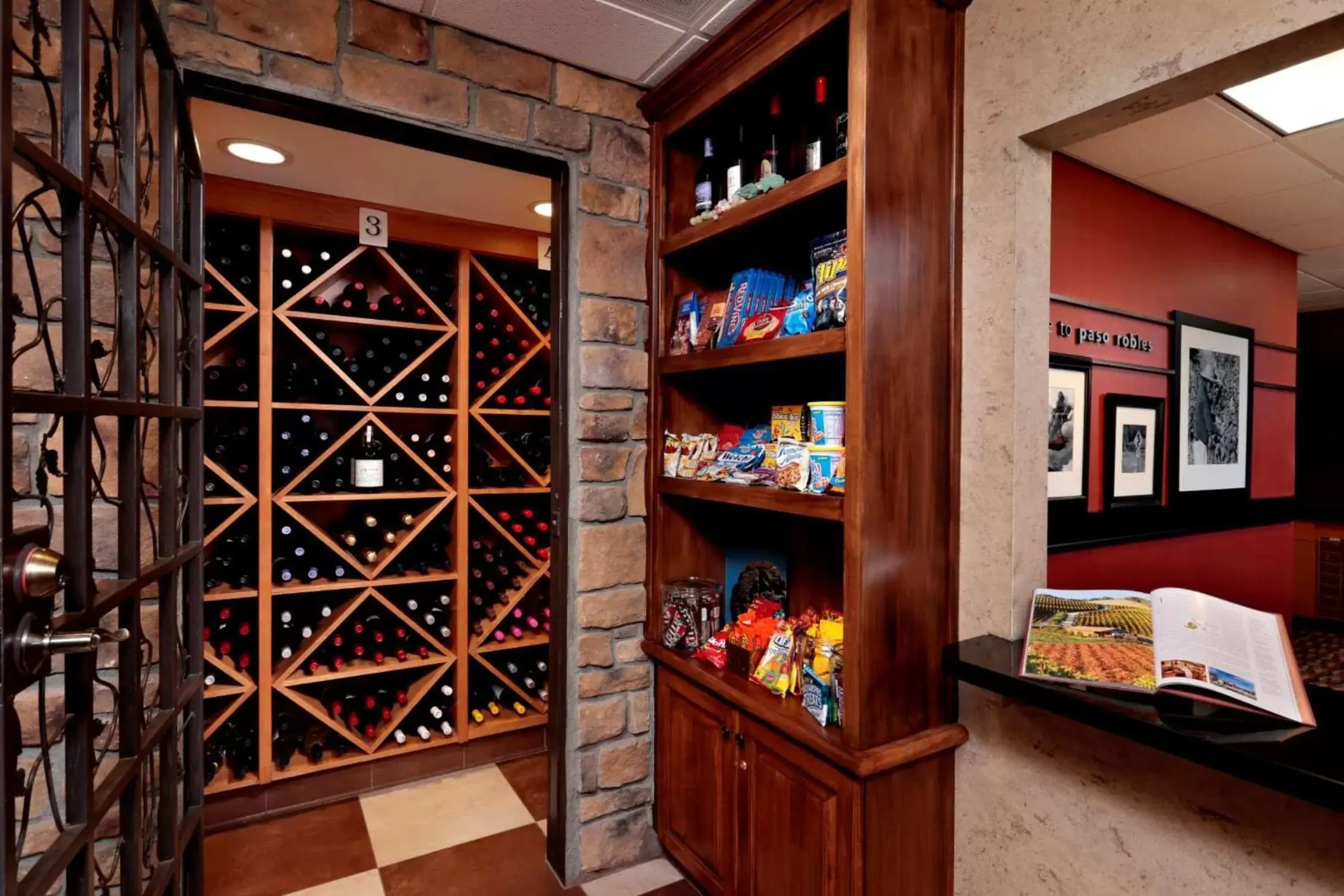 Restaurant/places to eat in Hampton Inn & Suites Paso Robles