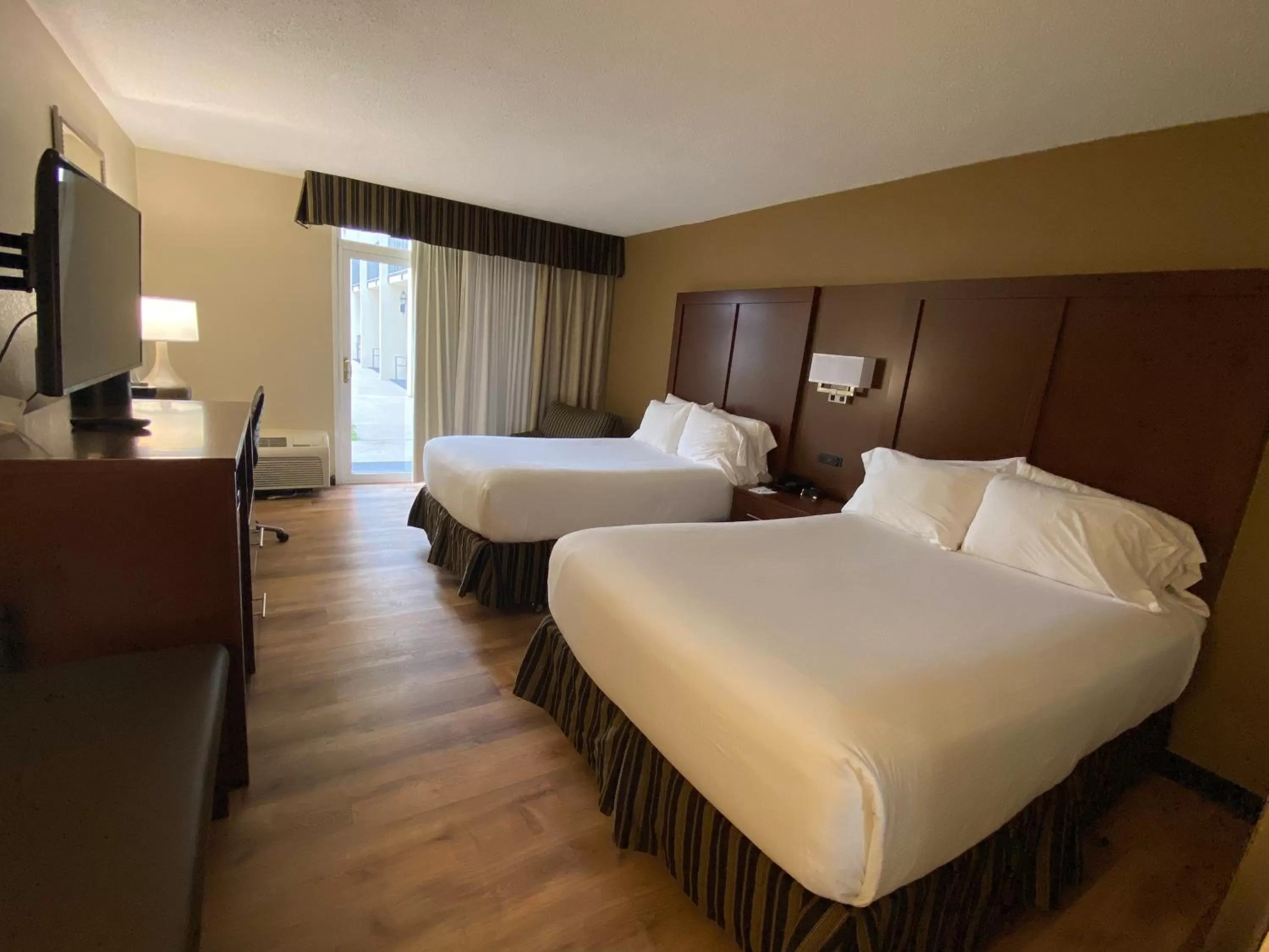 Bed in Wyndham Garden Warsaw