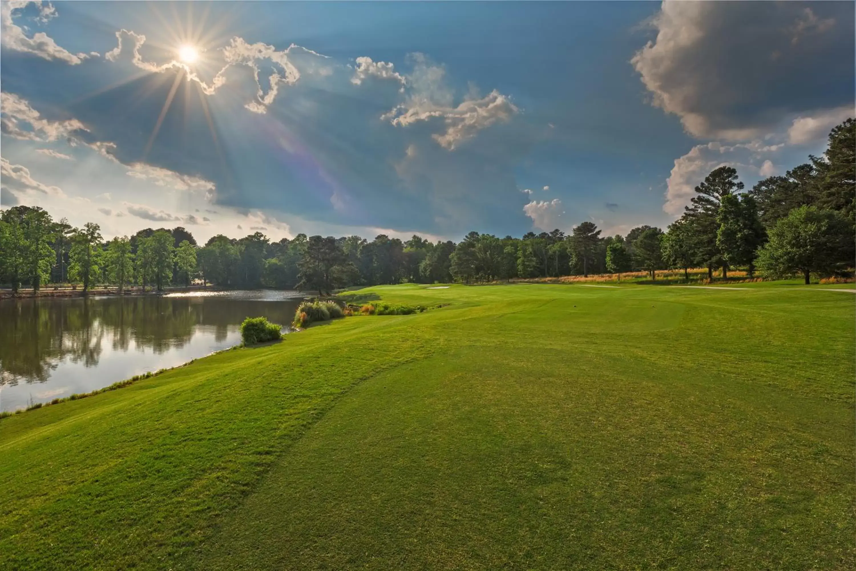 Lake view, Golf in Atlanta Evergreen Lakeside Resort