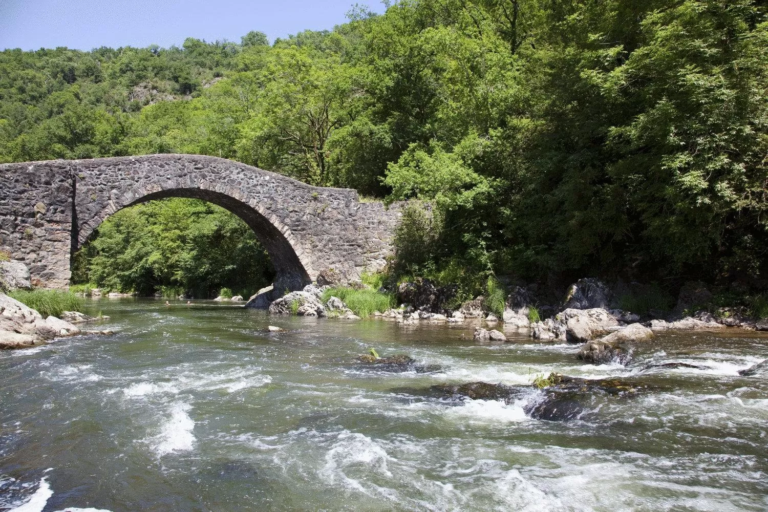 Nearby landmark in Logis Hôtel-Restaurant Le Commerce