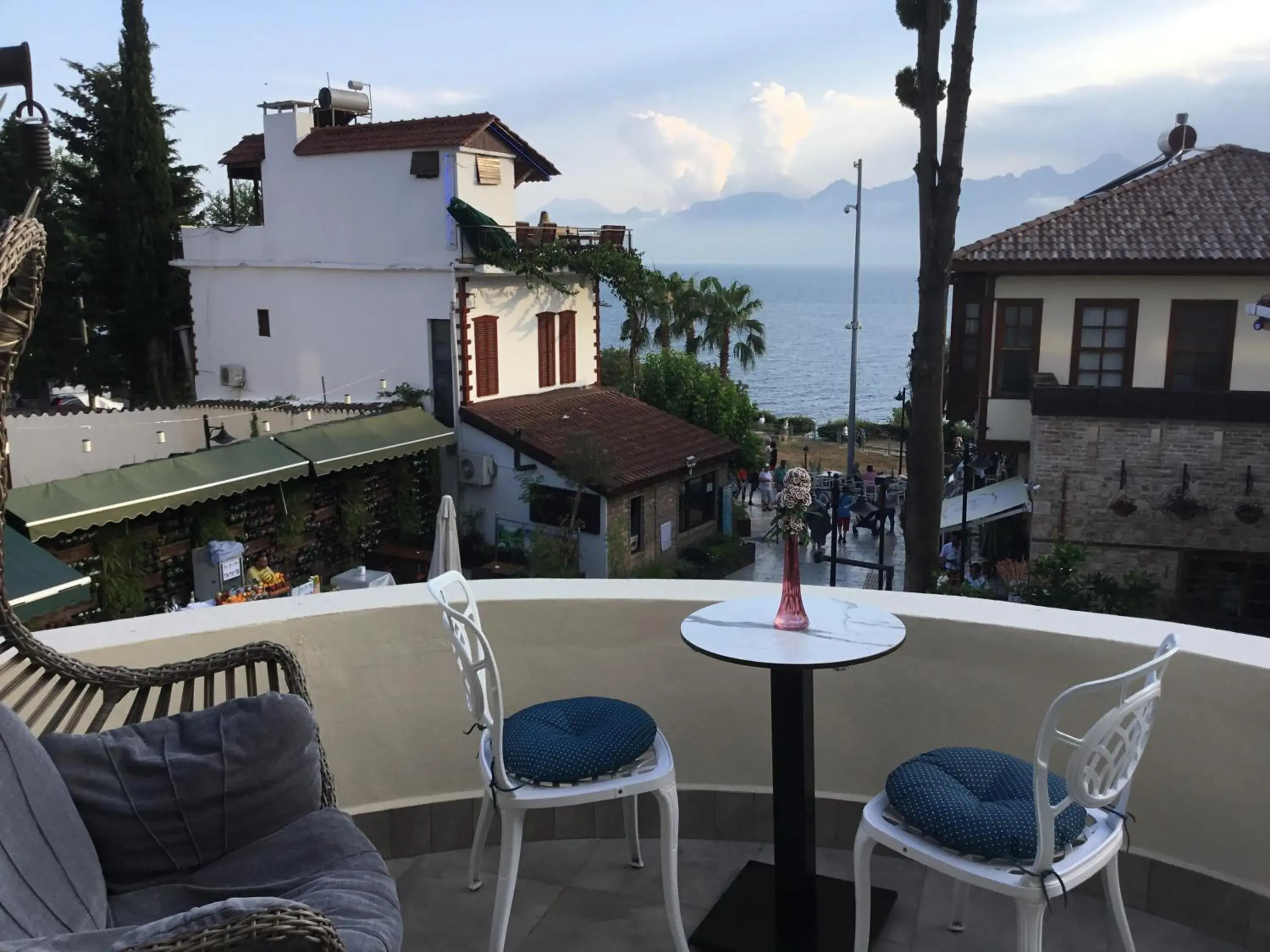 Patio in Mono Hotel