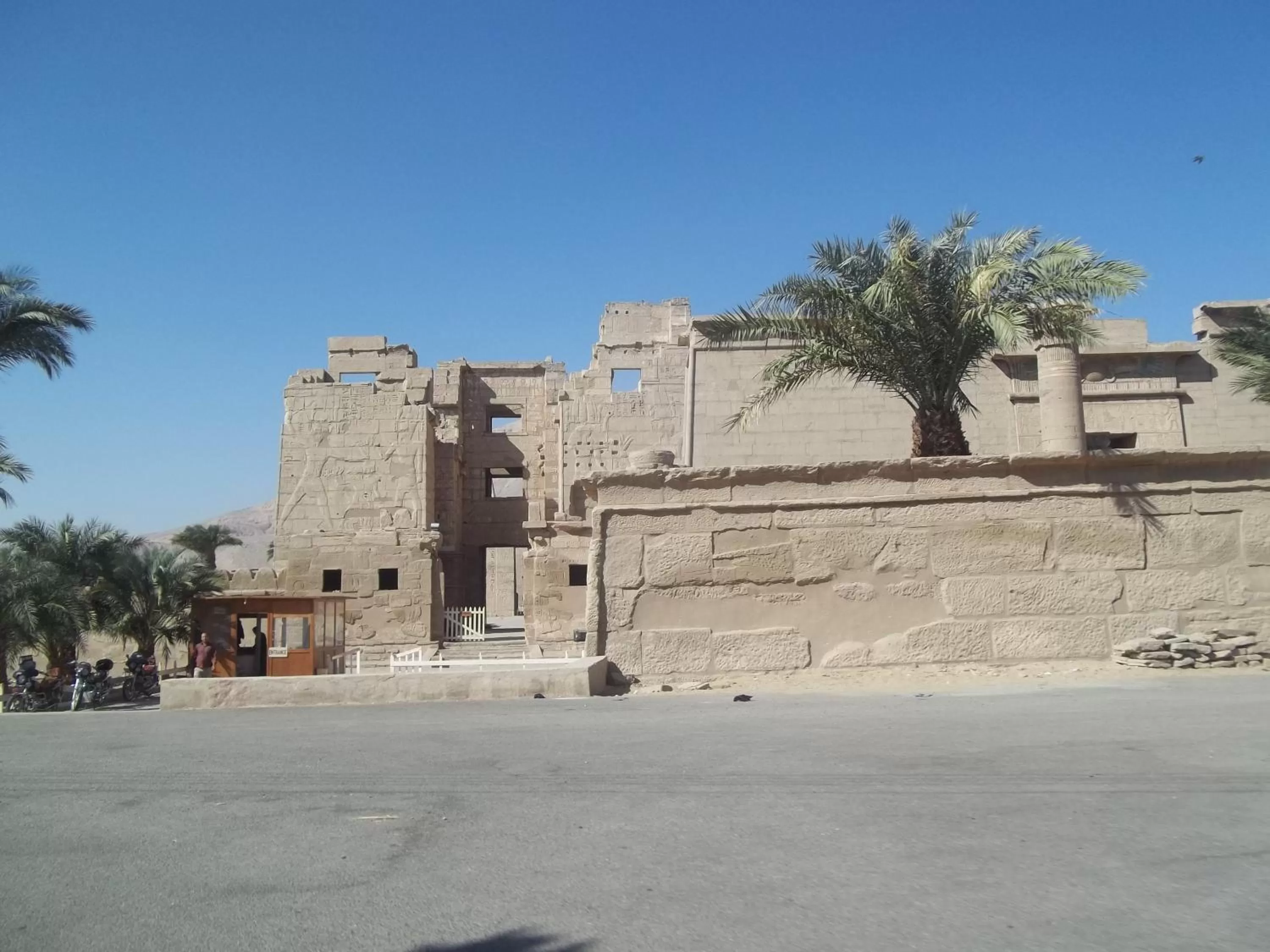 Area and facilities in Nour El Balad