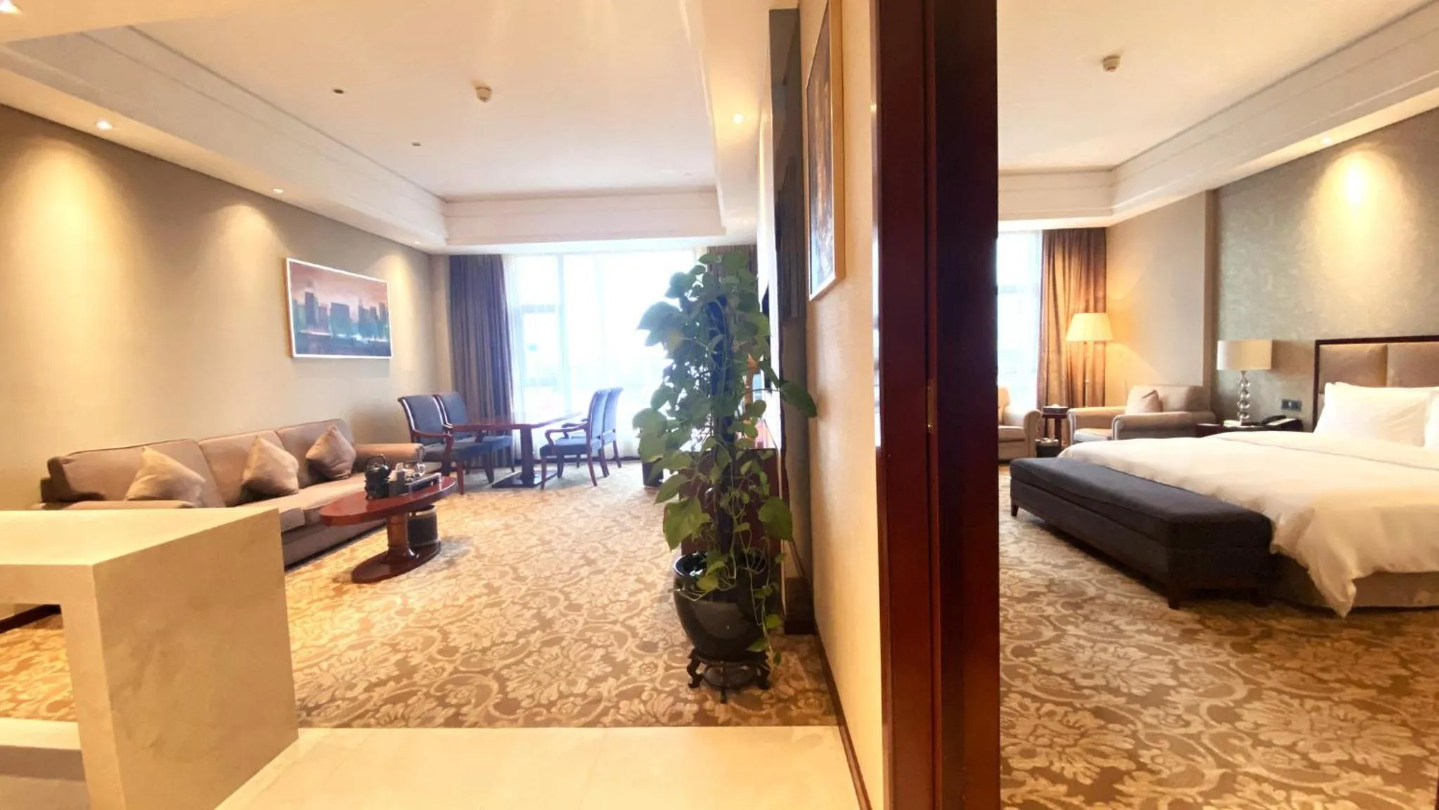 Photo of the whole room, Bed in Holiday Inn Foshan Nanhai Central by IHG