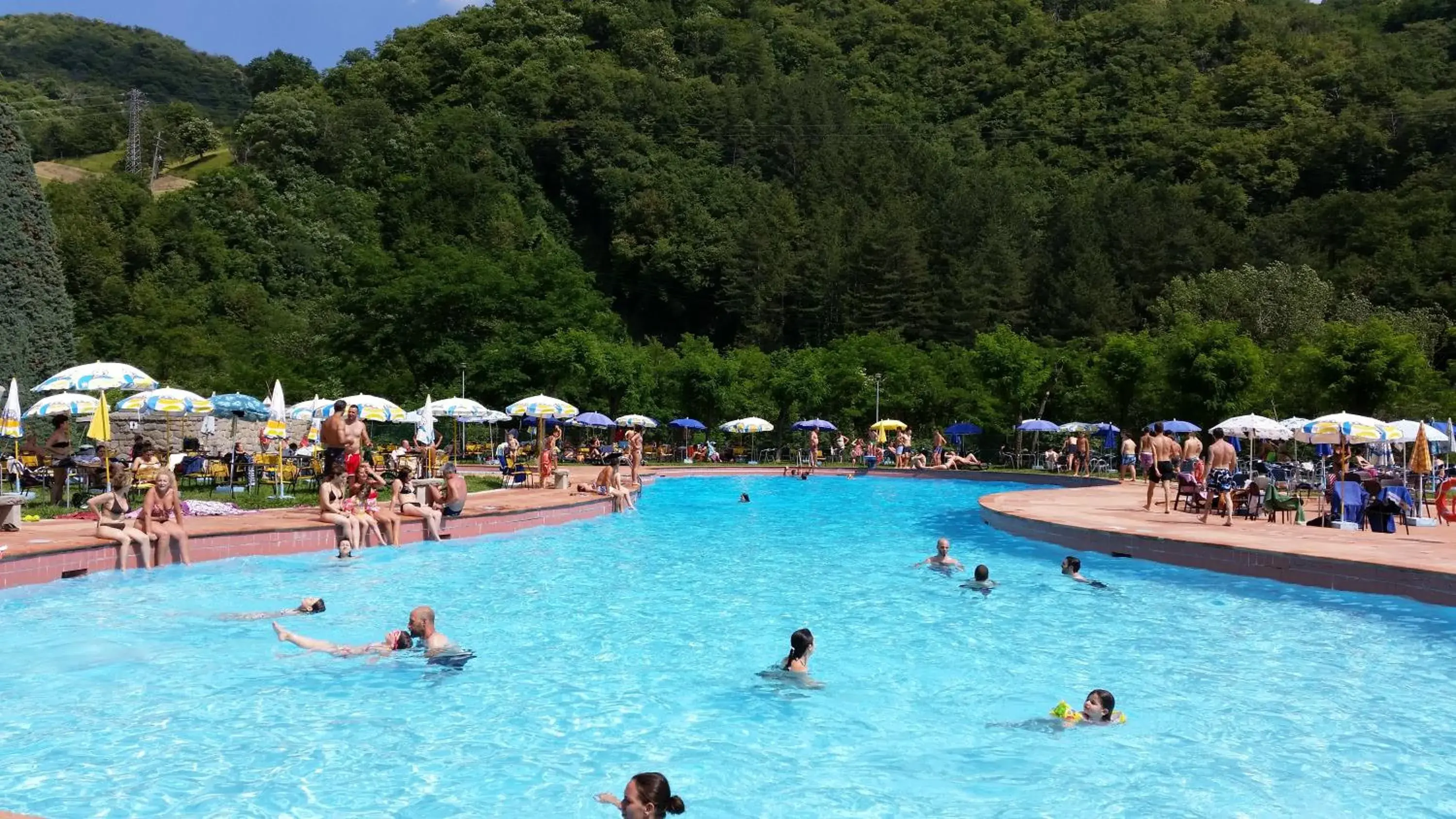 Open Air Bath, Guests in Hotel Marrani
