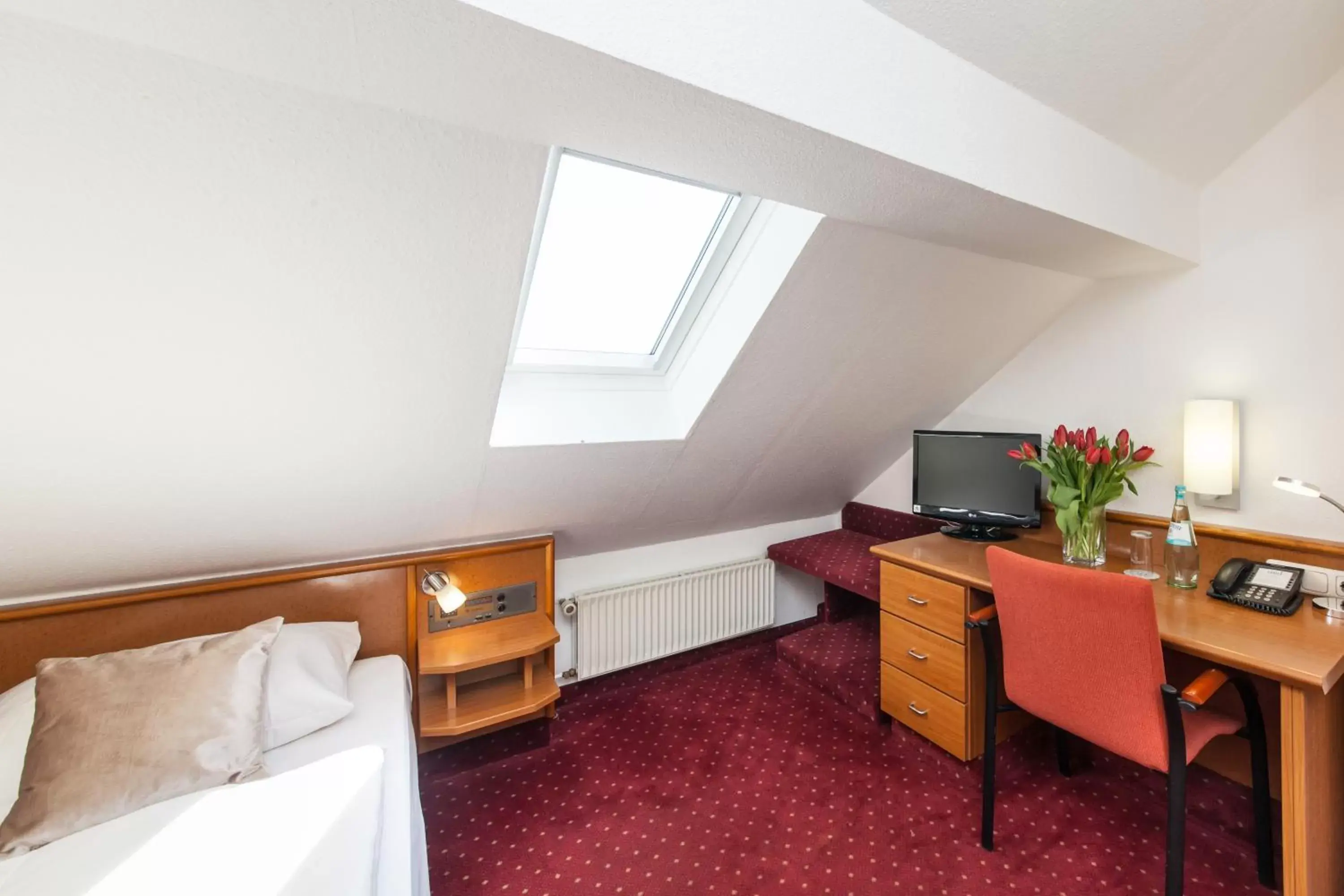 TV and multimedia, Bed in Novum Hotel Garden Bremen