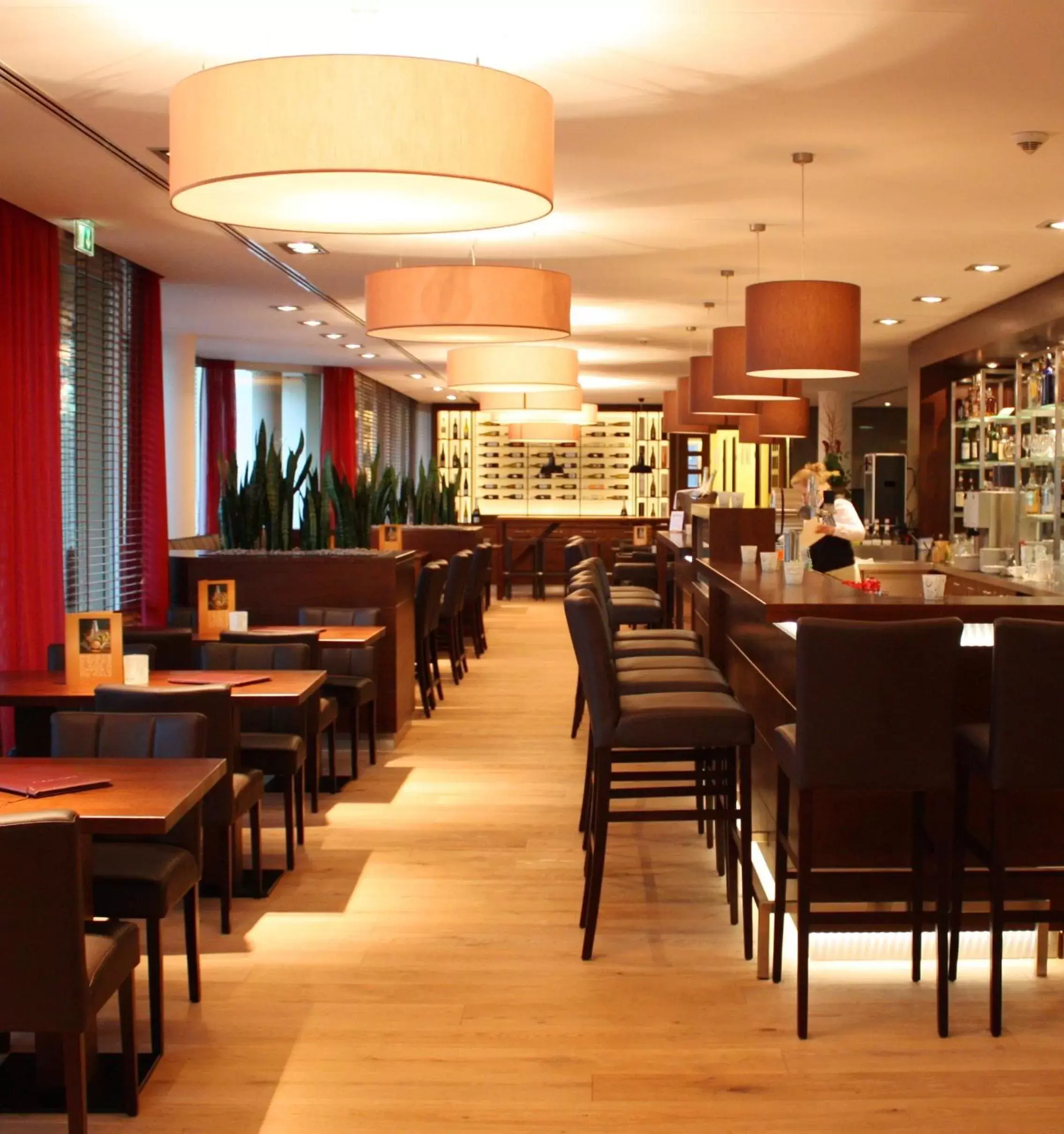 Lounge or bar, Restaurant/Places to Eat in Dolce by Wyndham Bad Nauheim