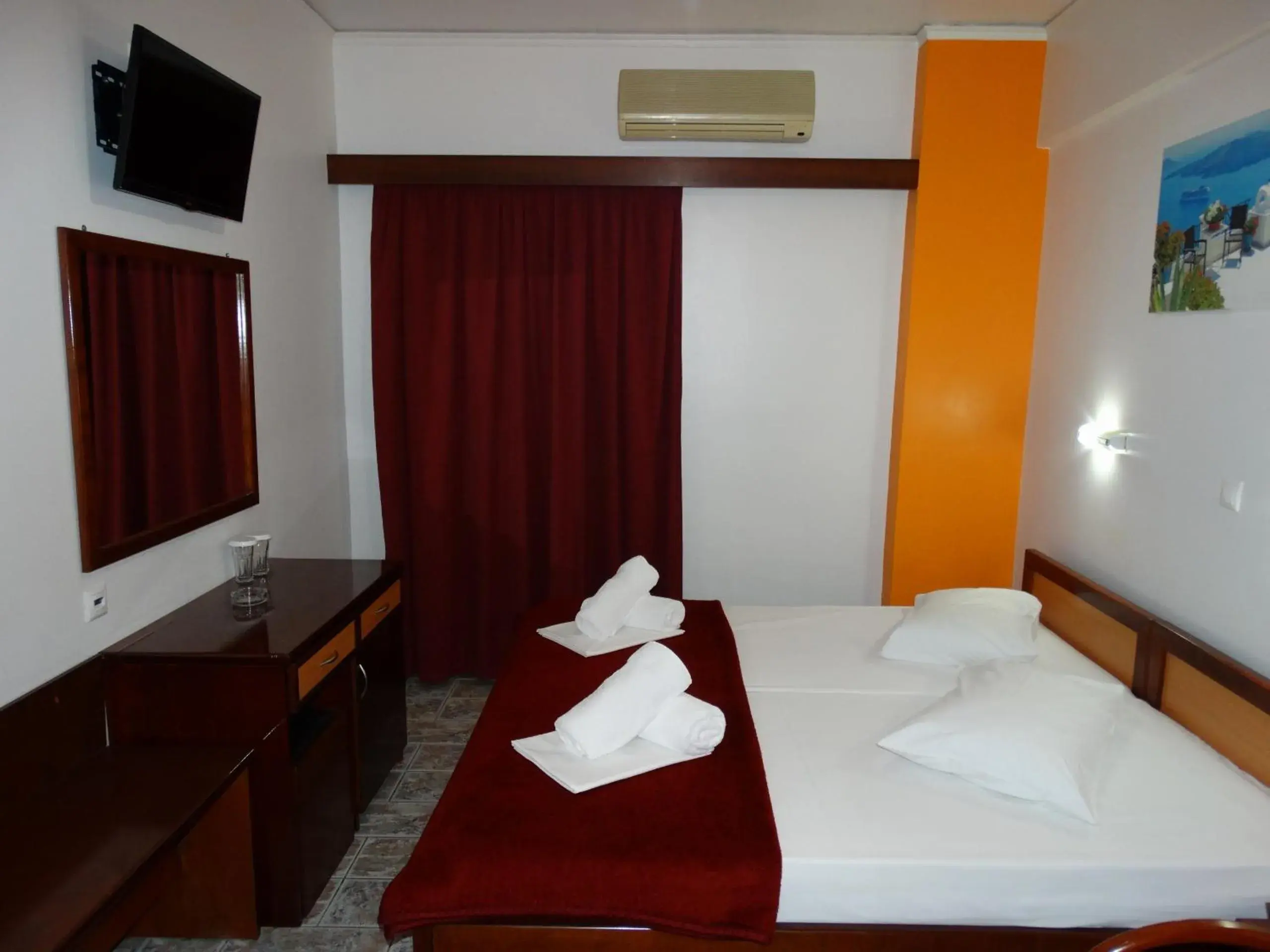 Bedroom, Bed in Faros I