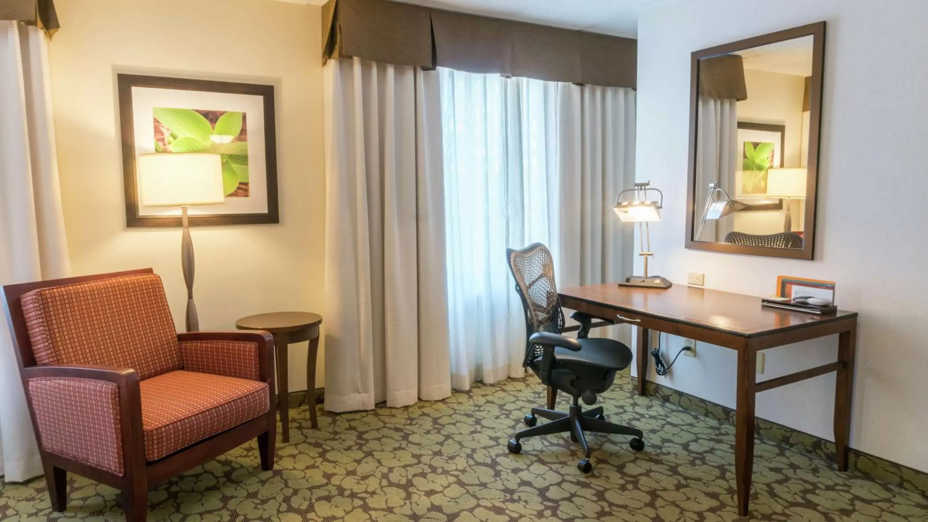 Bedroom, Seating Area in Hilton Garden Inn Plymouth