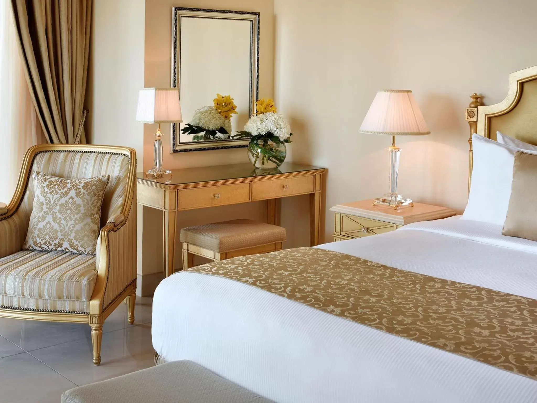 Bedroom, Bed in Kempinski Hotel & Residences Palm Jumeirah