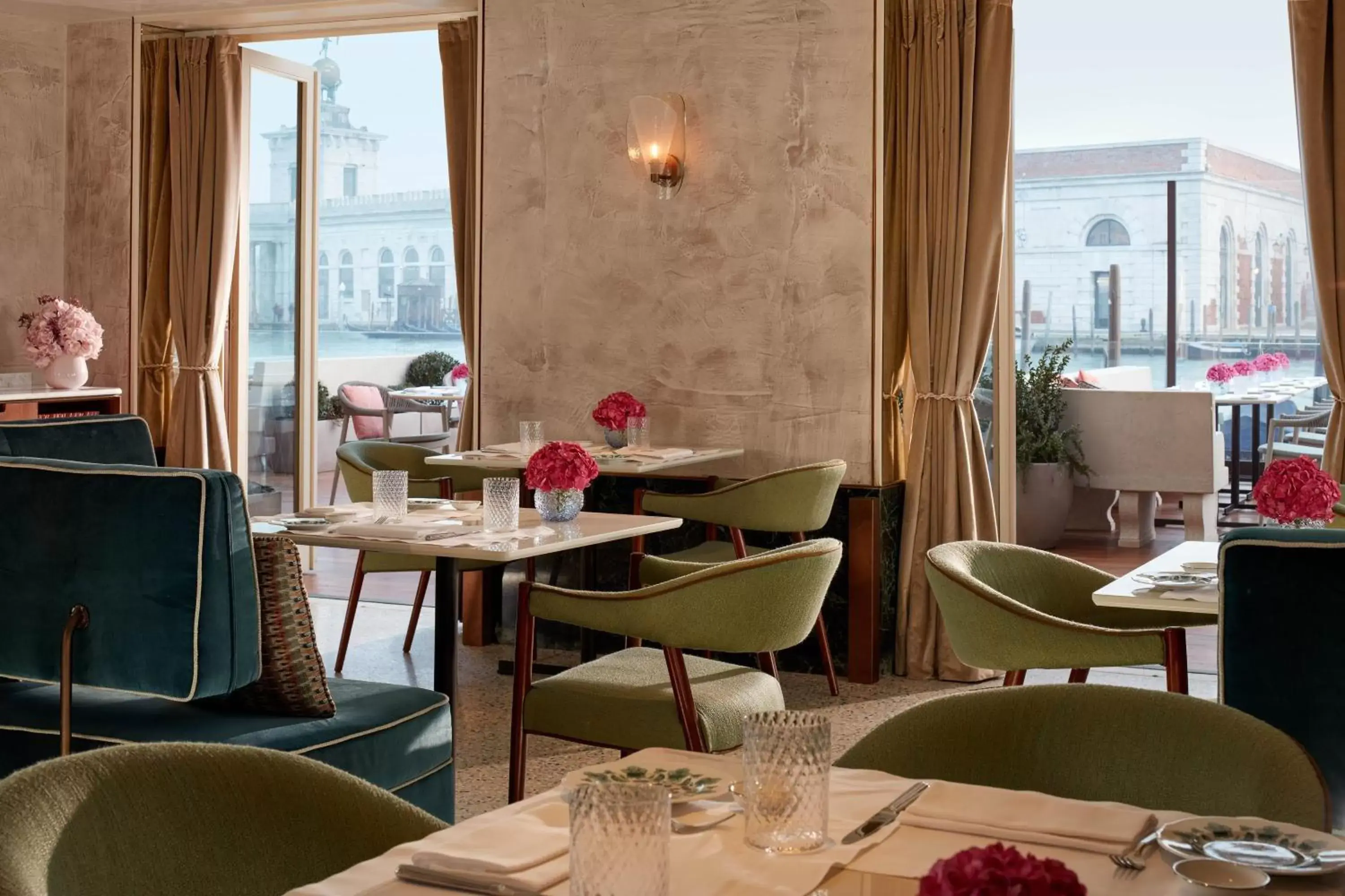 Restaurant/Places to Eat in The St. Regis Venice