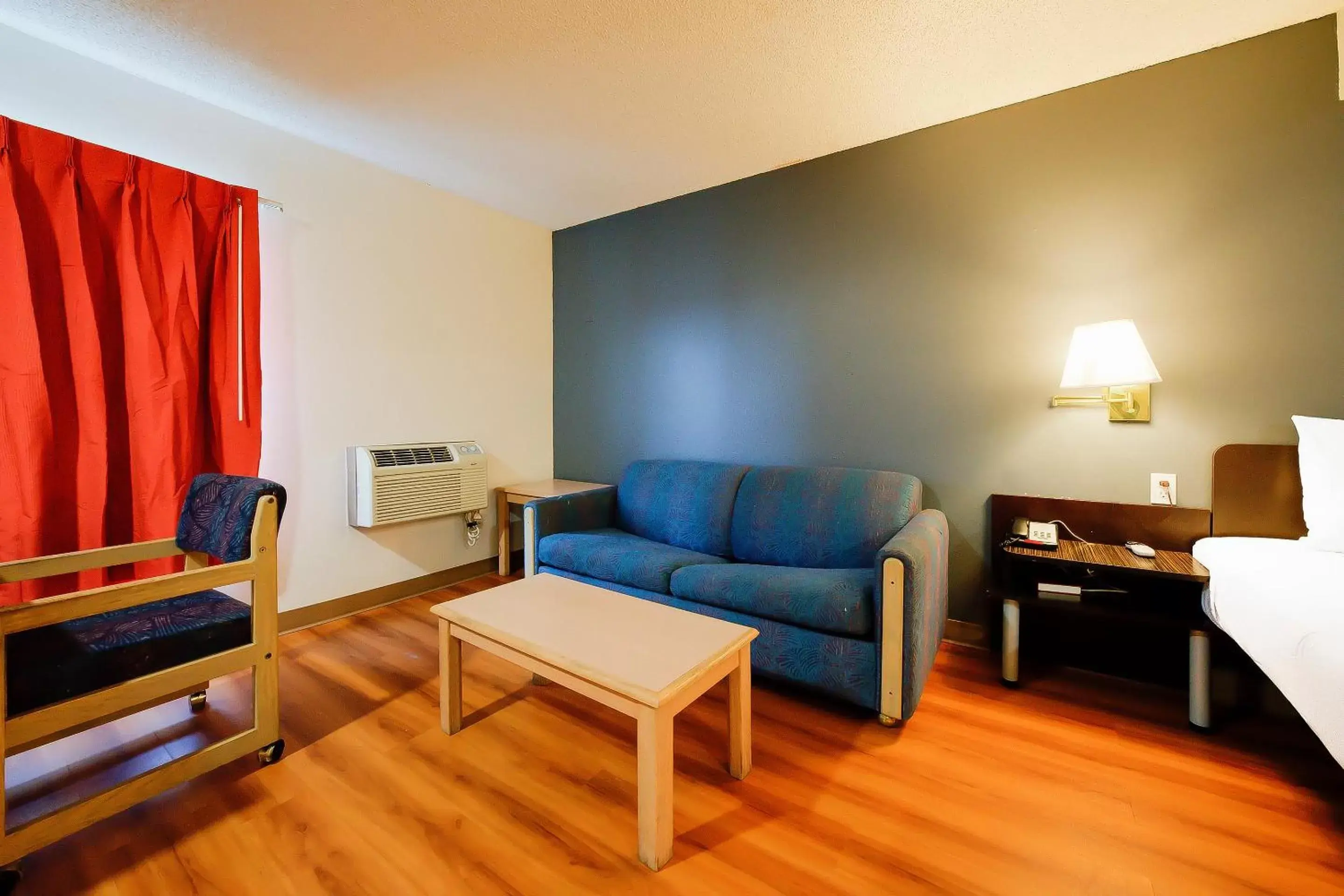 Bedroom, Seating Area in OYO Hotel Hermiston OR, Downtown