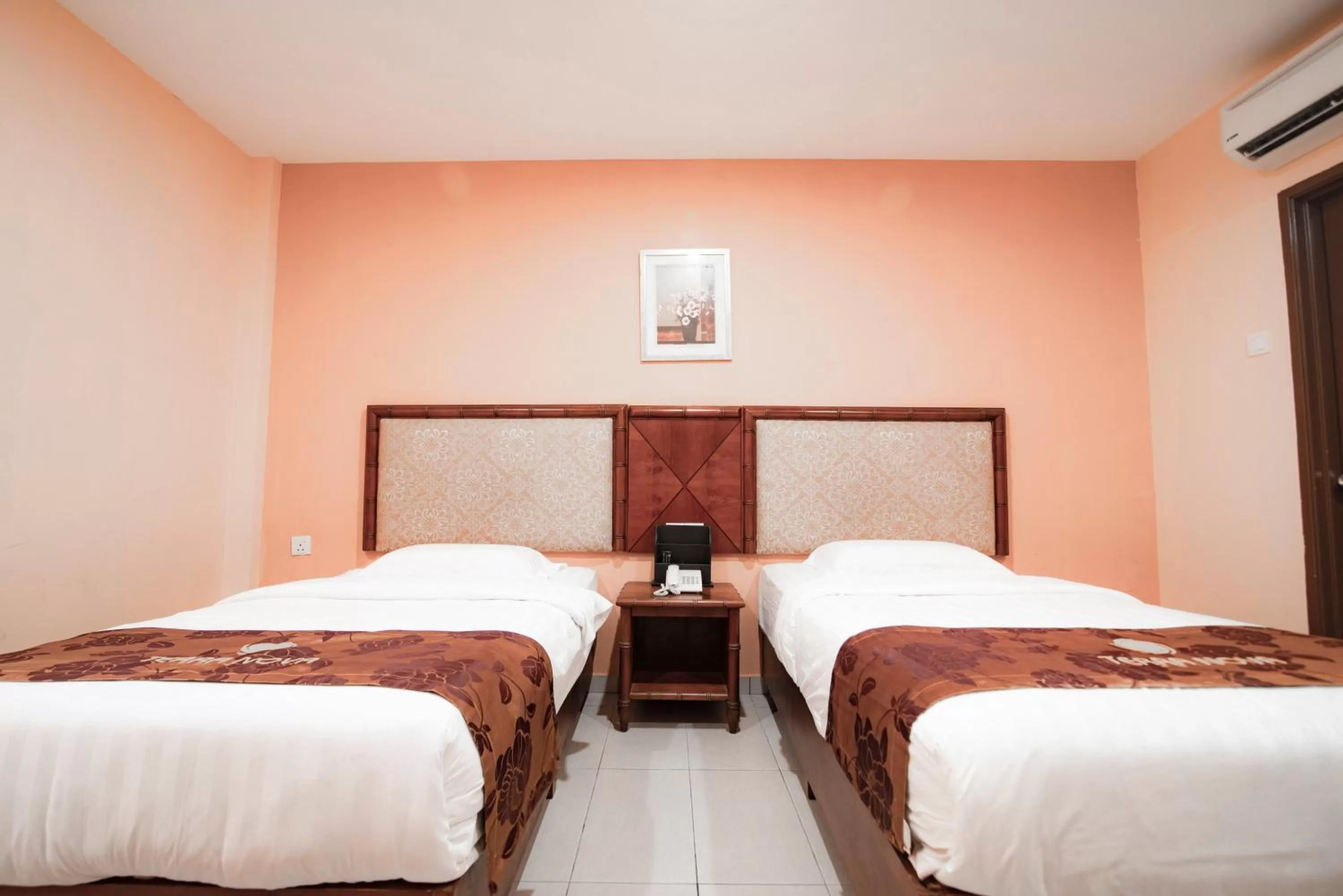 Bedroom, Bed in Terra Nova Hotel