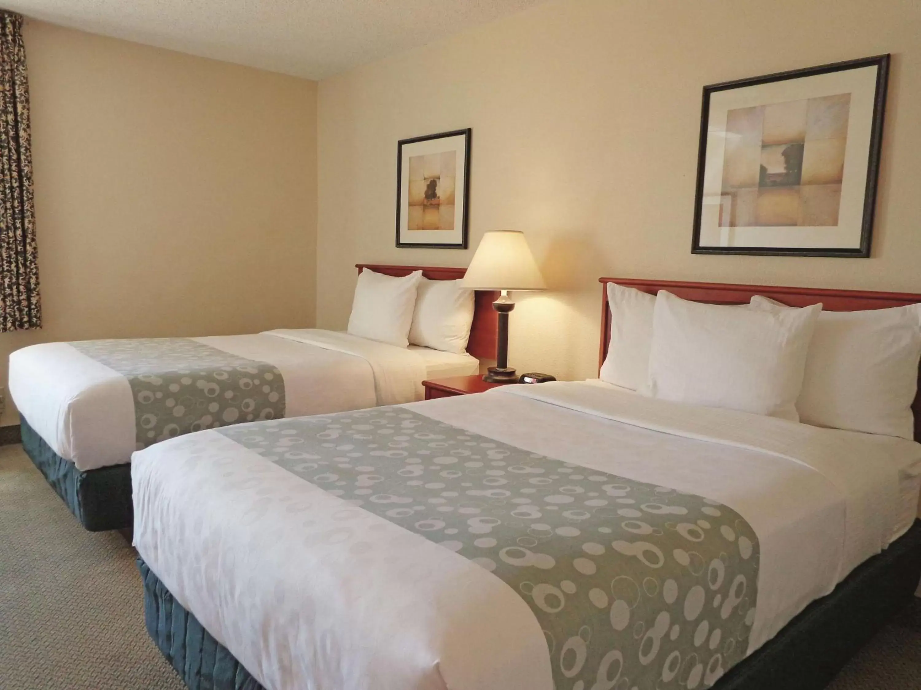 Photo of the whole room, Bed in La Quinta by Wyndham Albuquerque Journal Ctr NW