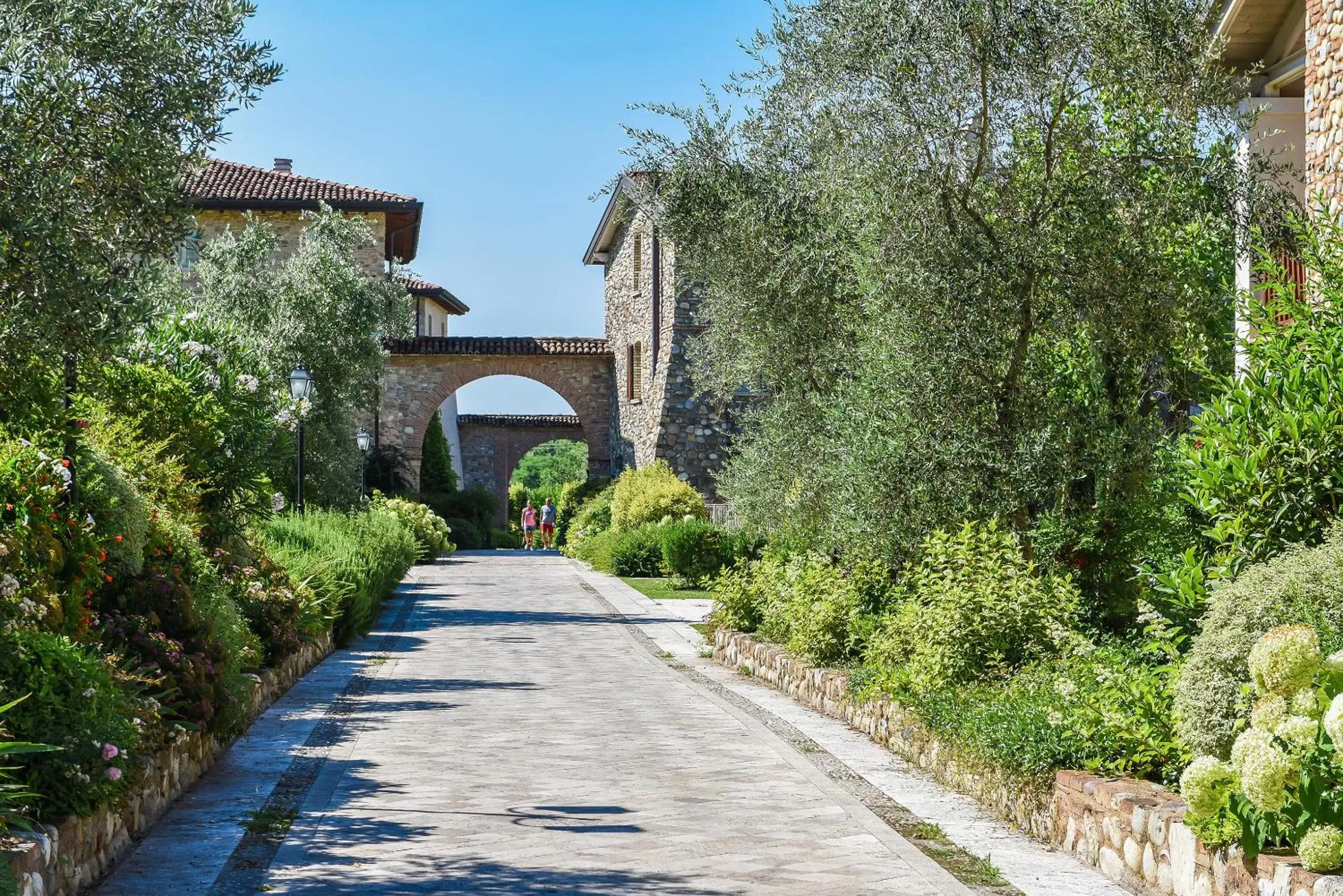 Garden view in Garda Apartments San Vigilio Golf Garden view in Garda Apartments San Vigilio Golf