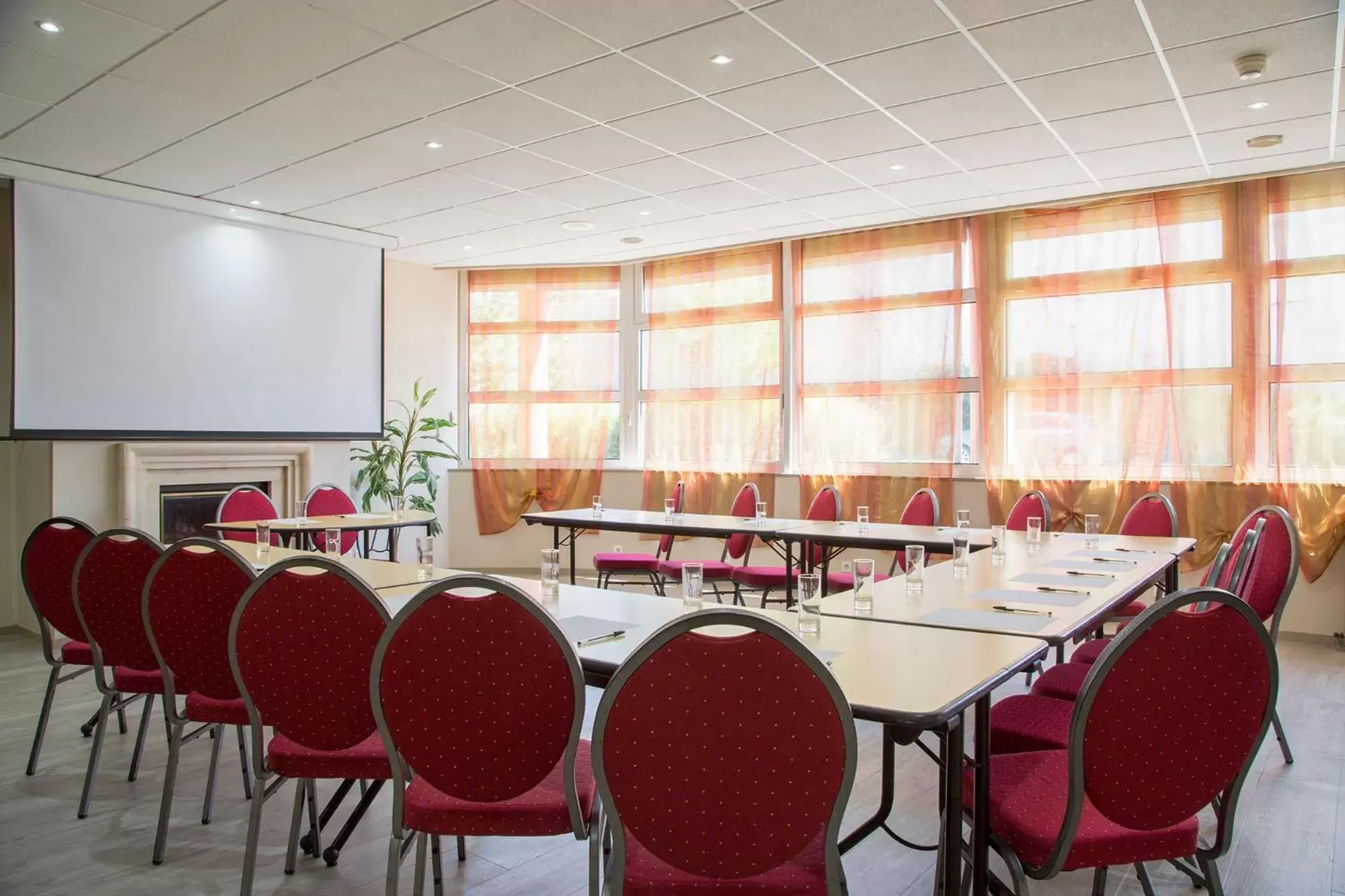 Banquet/Function facilities in The Originals City, Hôtel Le Boeuf Rouge, Limoges (Inter-Hotel)