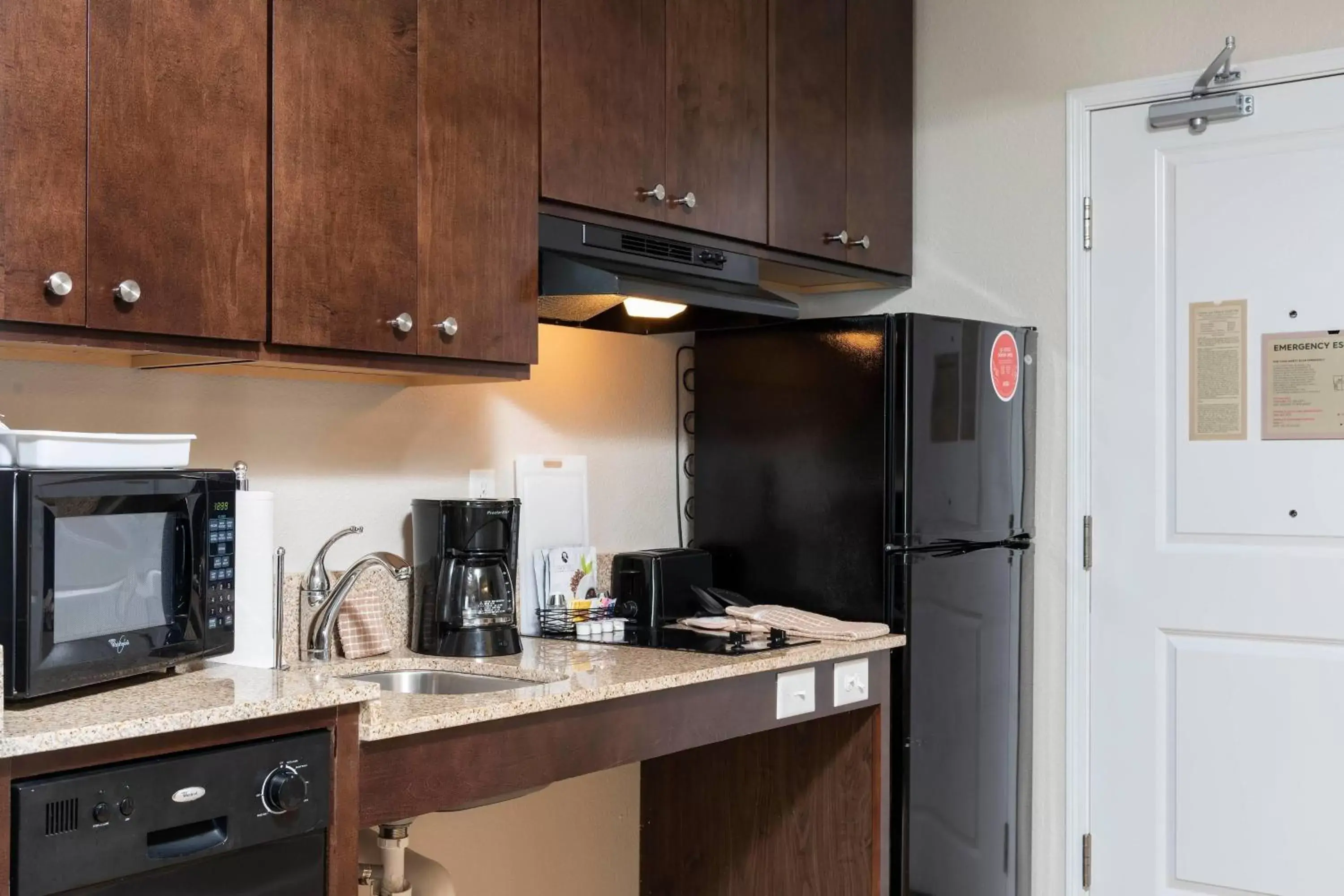 Kitchen or kitchenette, Kitchen/Kitchenette in TownePlace Suites Fort Wayne North