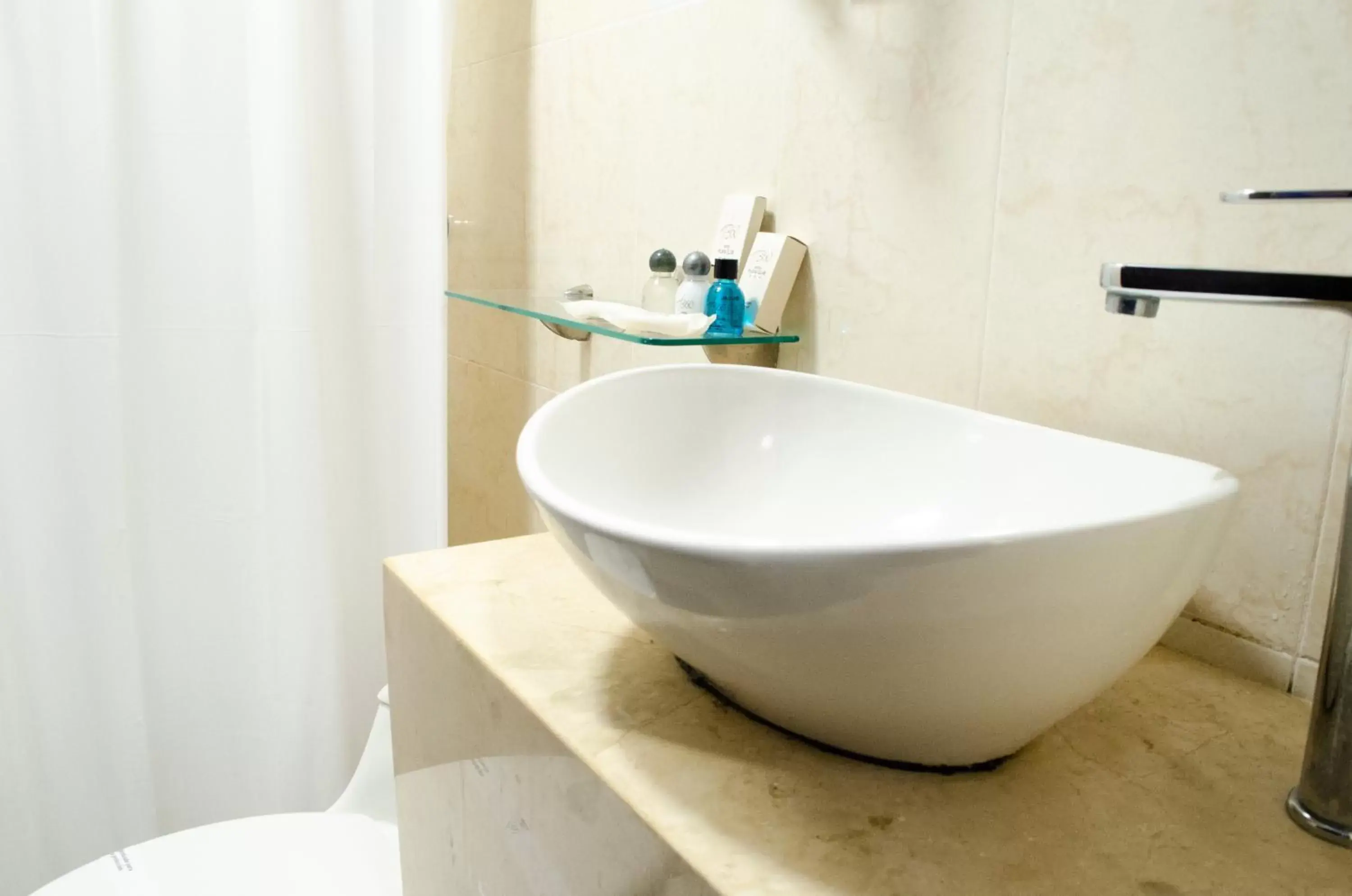 Bathroom in Hotel Playa Club