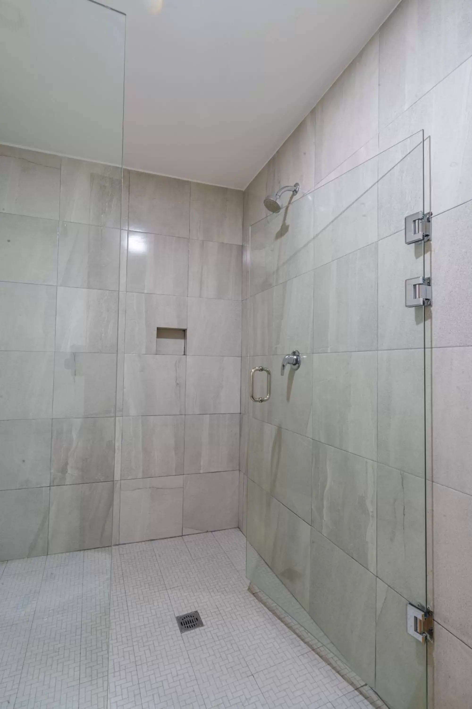 Shower, Bathroom in Hotel Pacific Blue Mazatlan