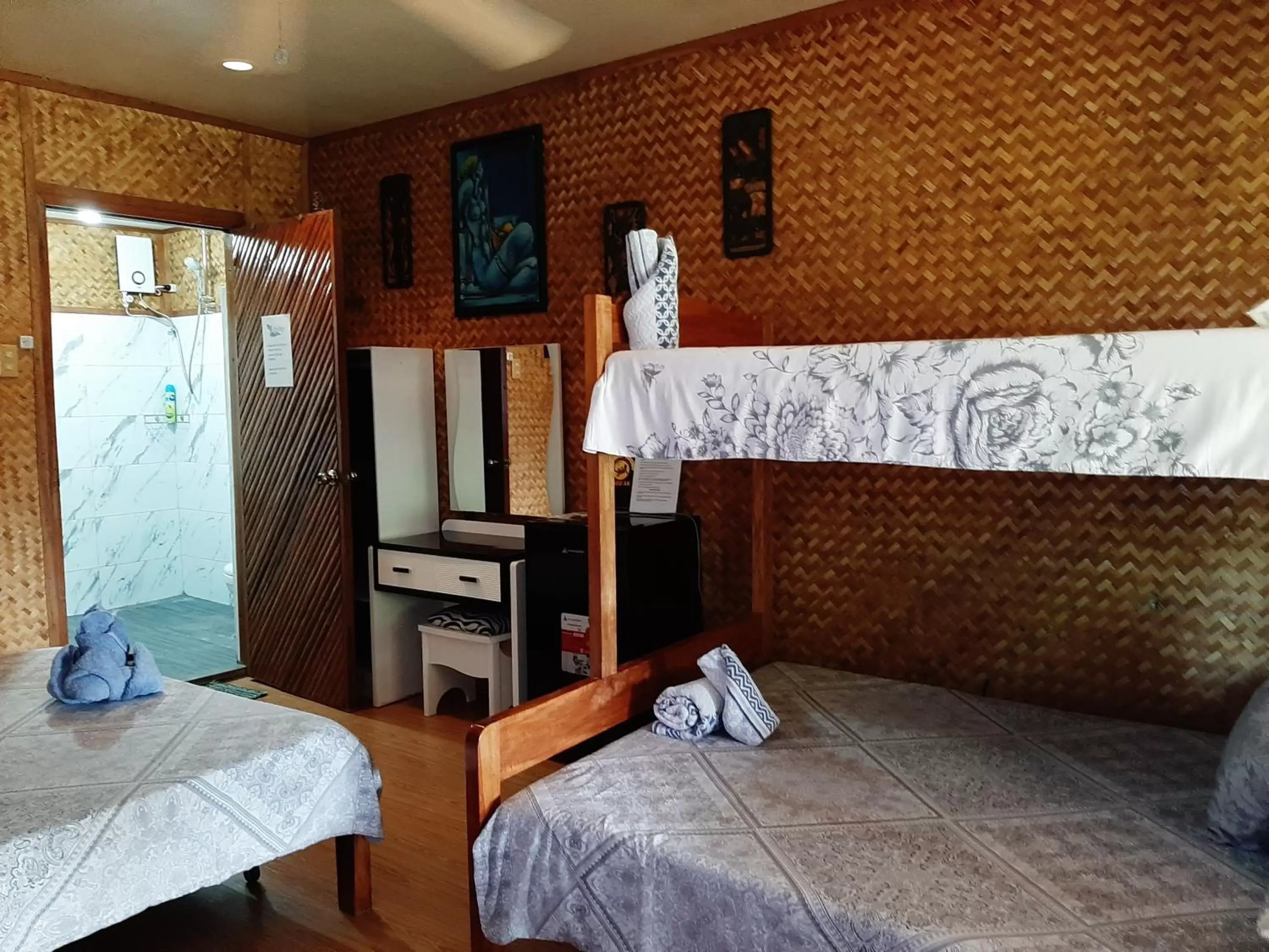 Bunk Bed in Lala Panzi Bed and Breakfast