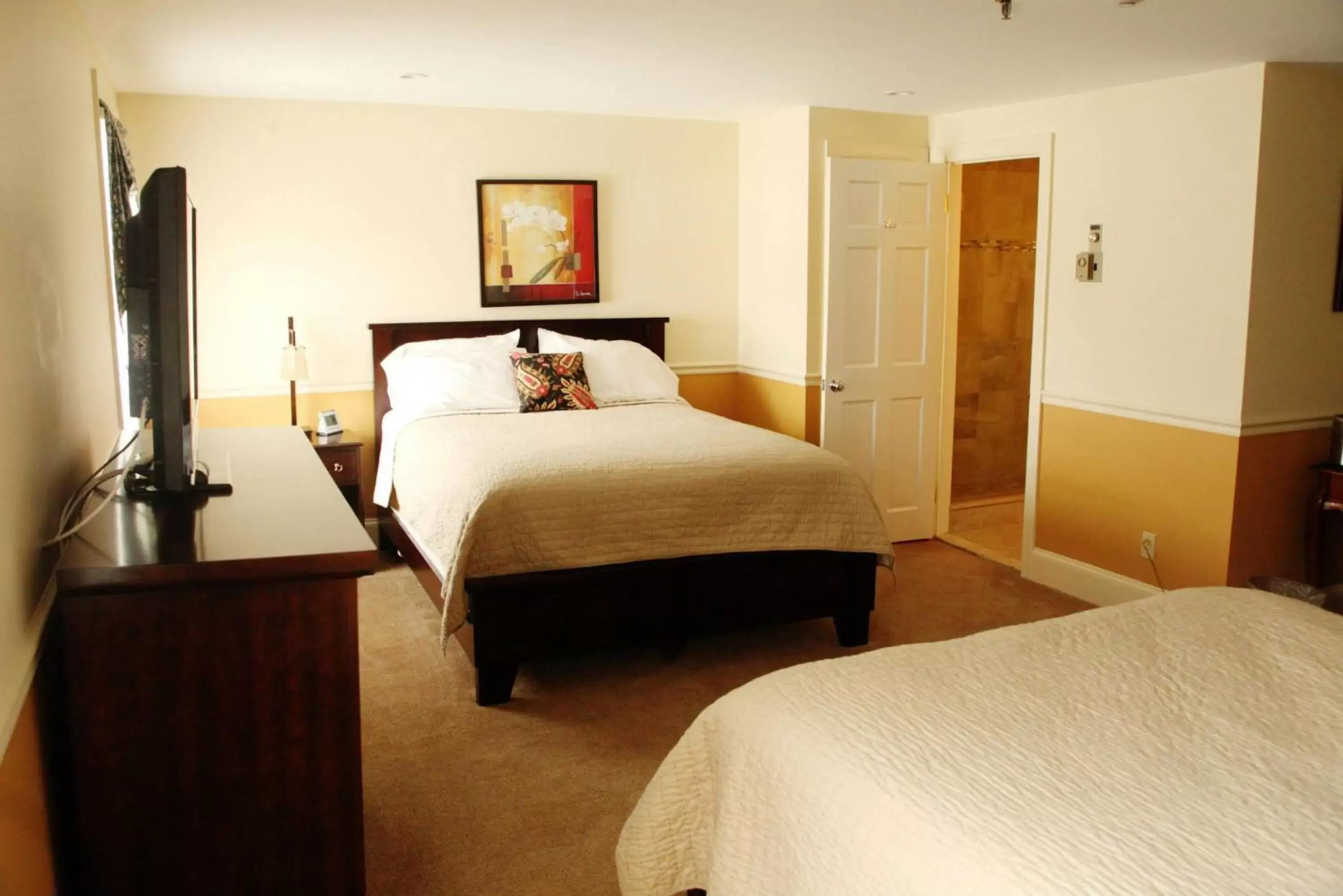 Photo of the whole room, Bed in Joseph Ambler Inn