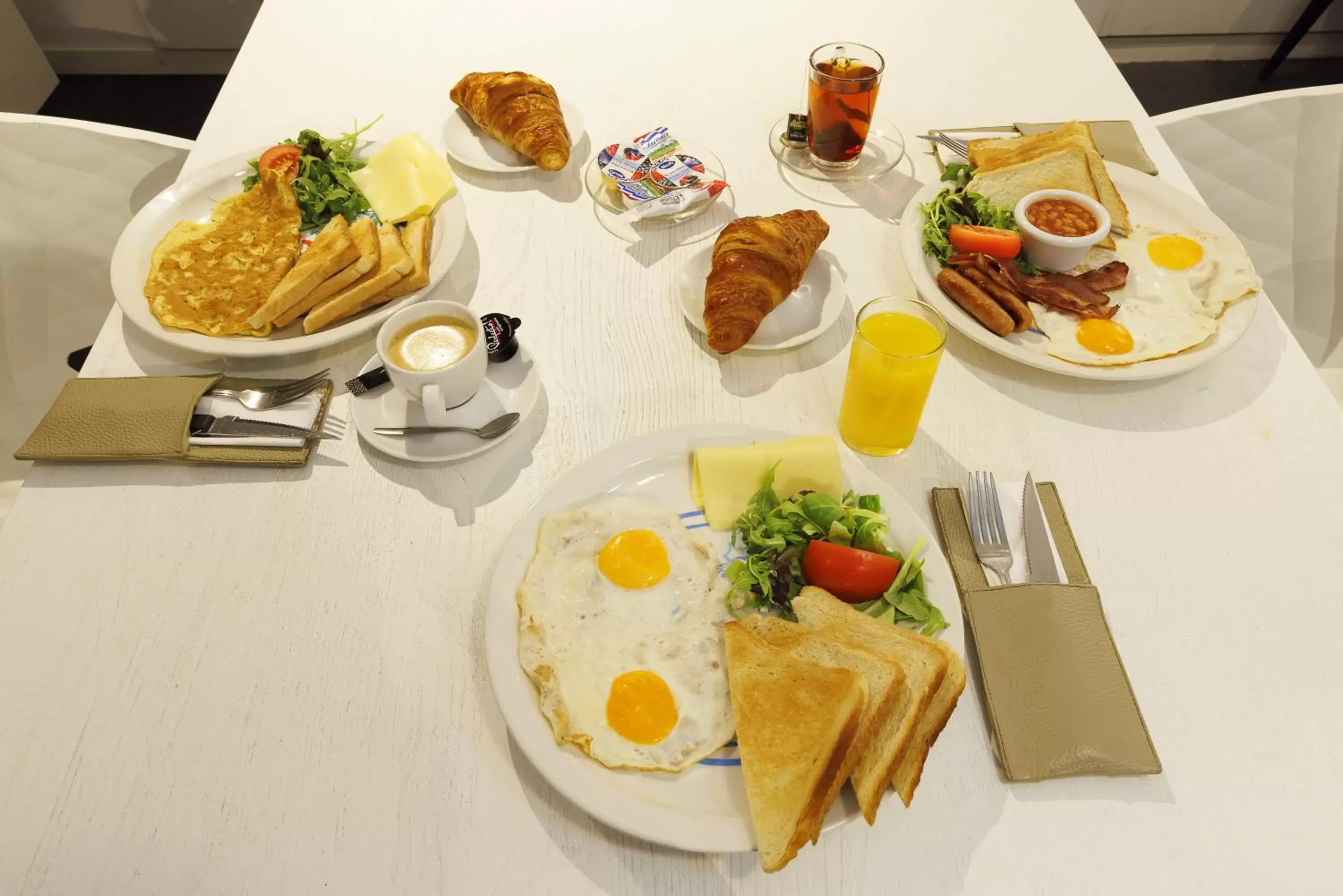 Breakfast, Food in Hotel CC