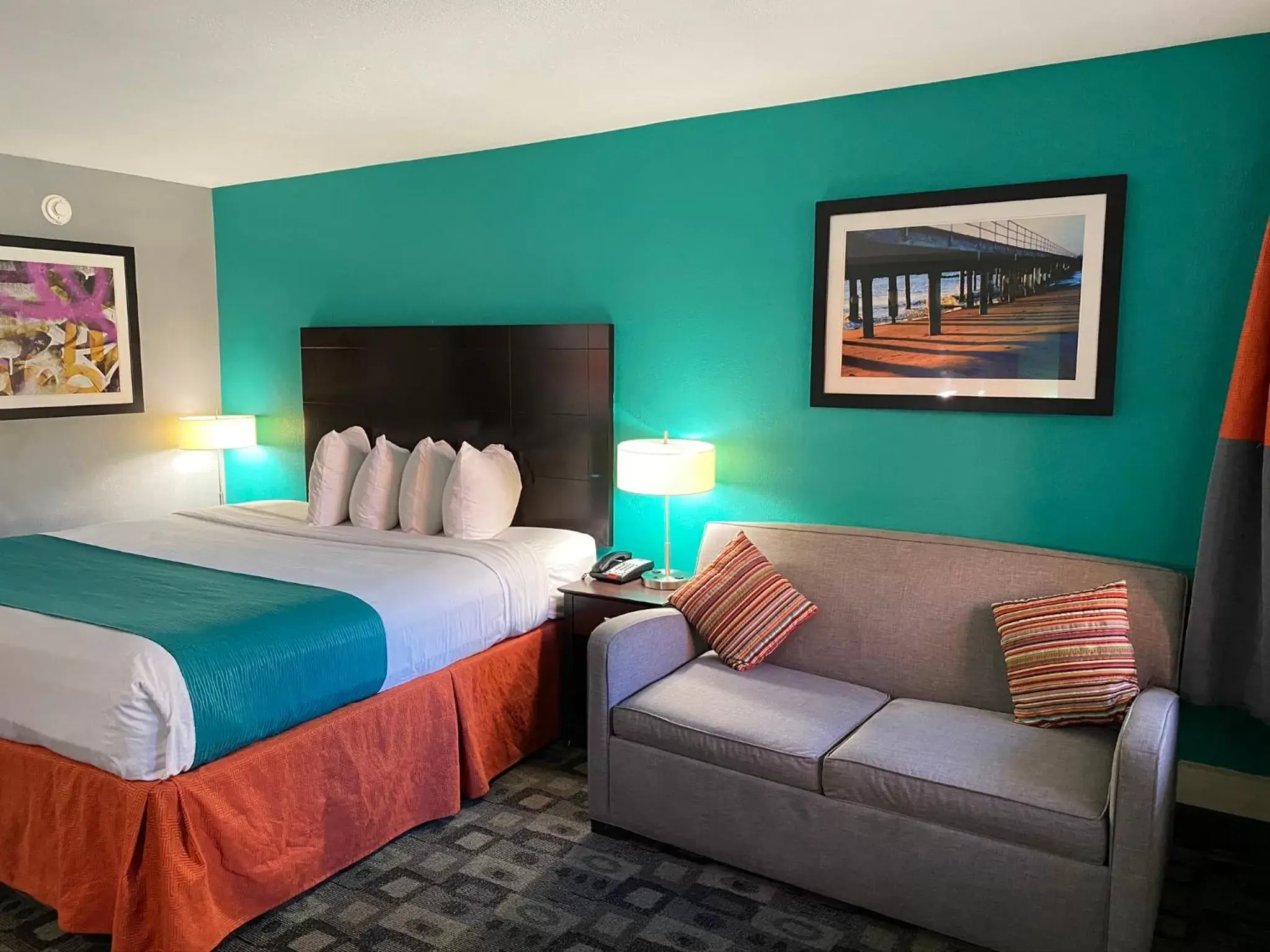 Photo of the whole room, Bed in Clarion Inn Atlantic City - Beach and Boardwalk Photo of the whole room, Bed in Clarion Inn Atlantic City - Beach and Boardwalk