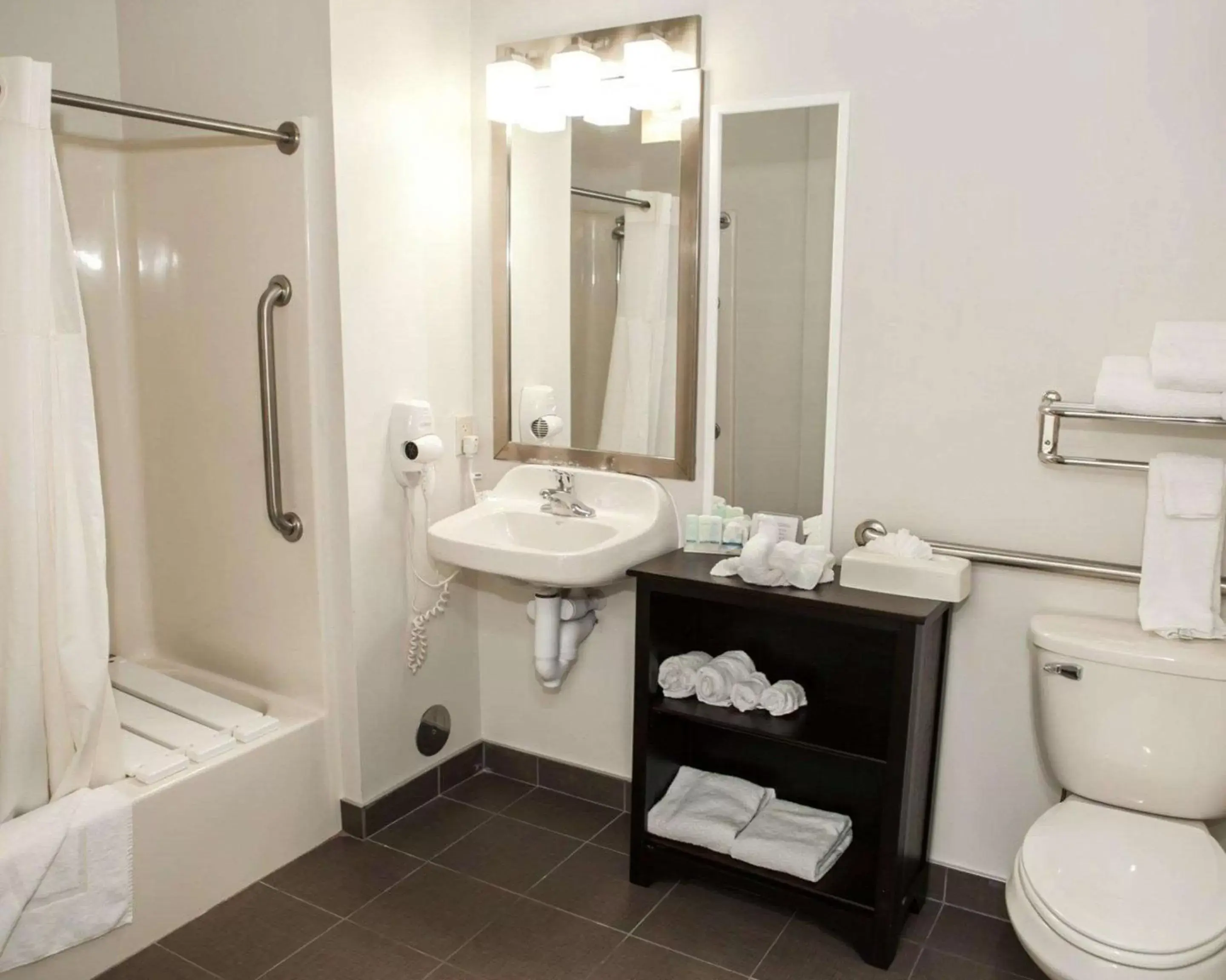 Bathroom in Sleep Inn & Suites Harrisburg – Hershey North