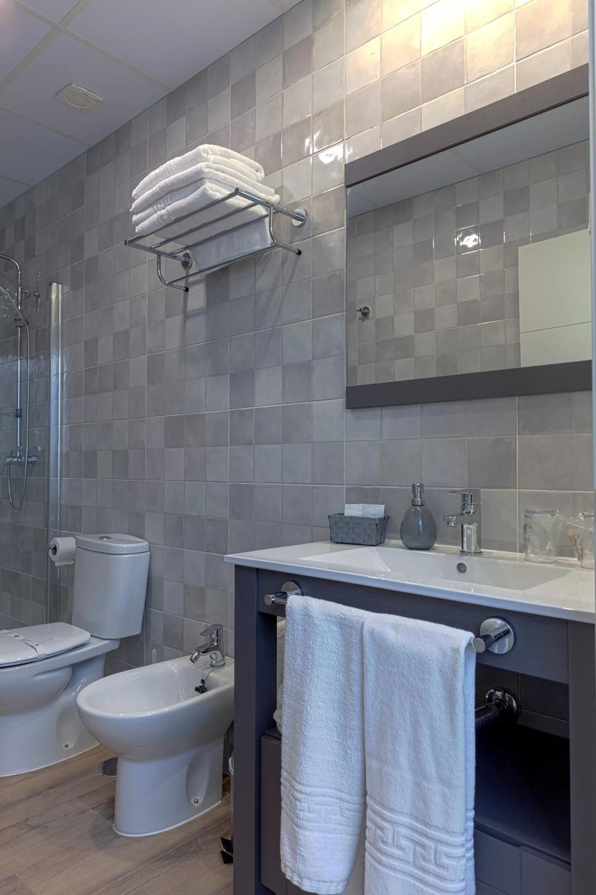 Bathroom in Hotel Apartamentos MPD