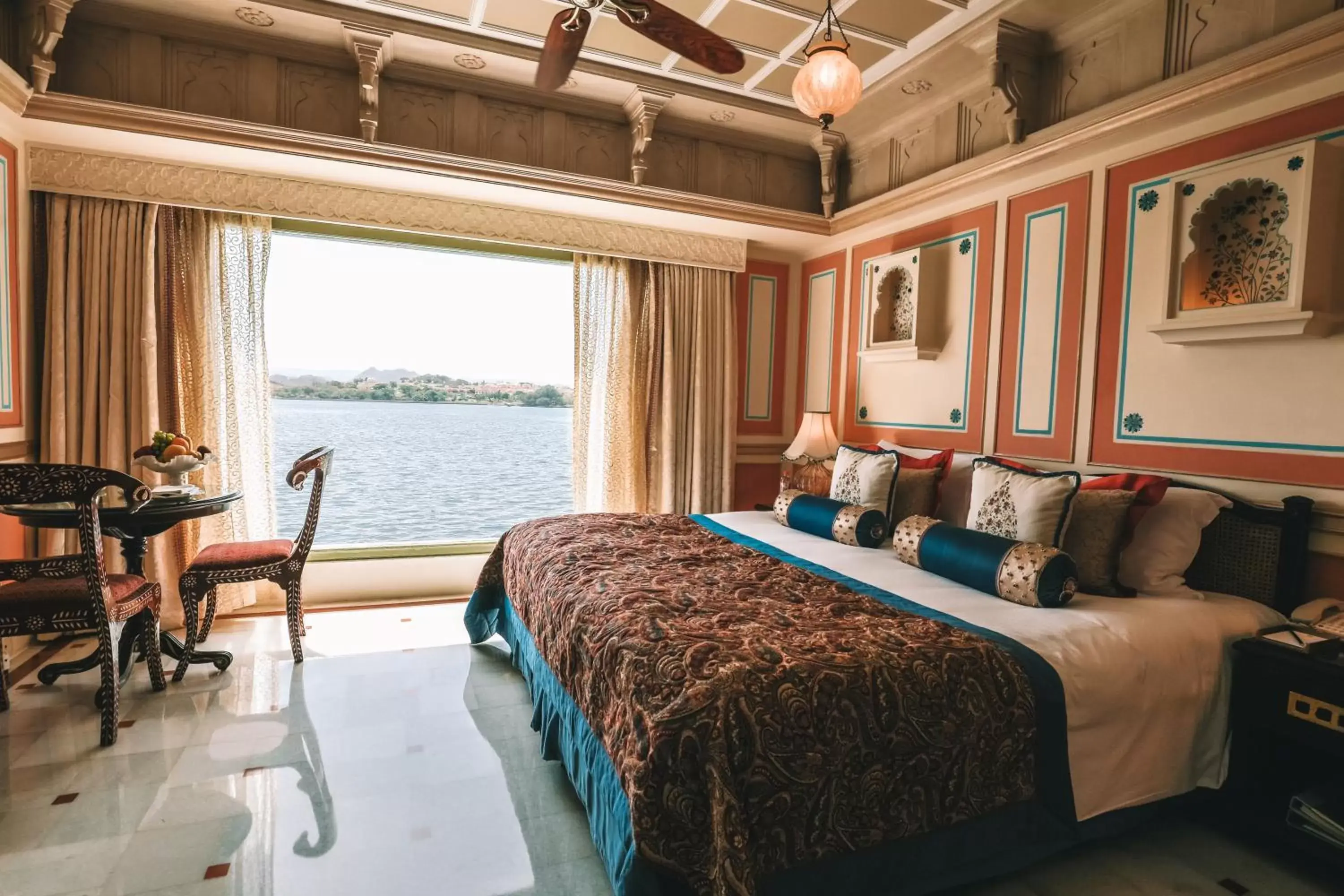 Bed in Taj Lake Palace Udaipur