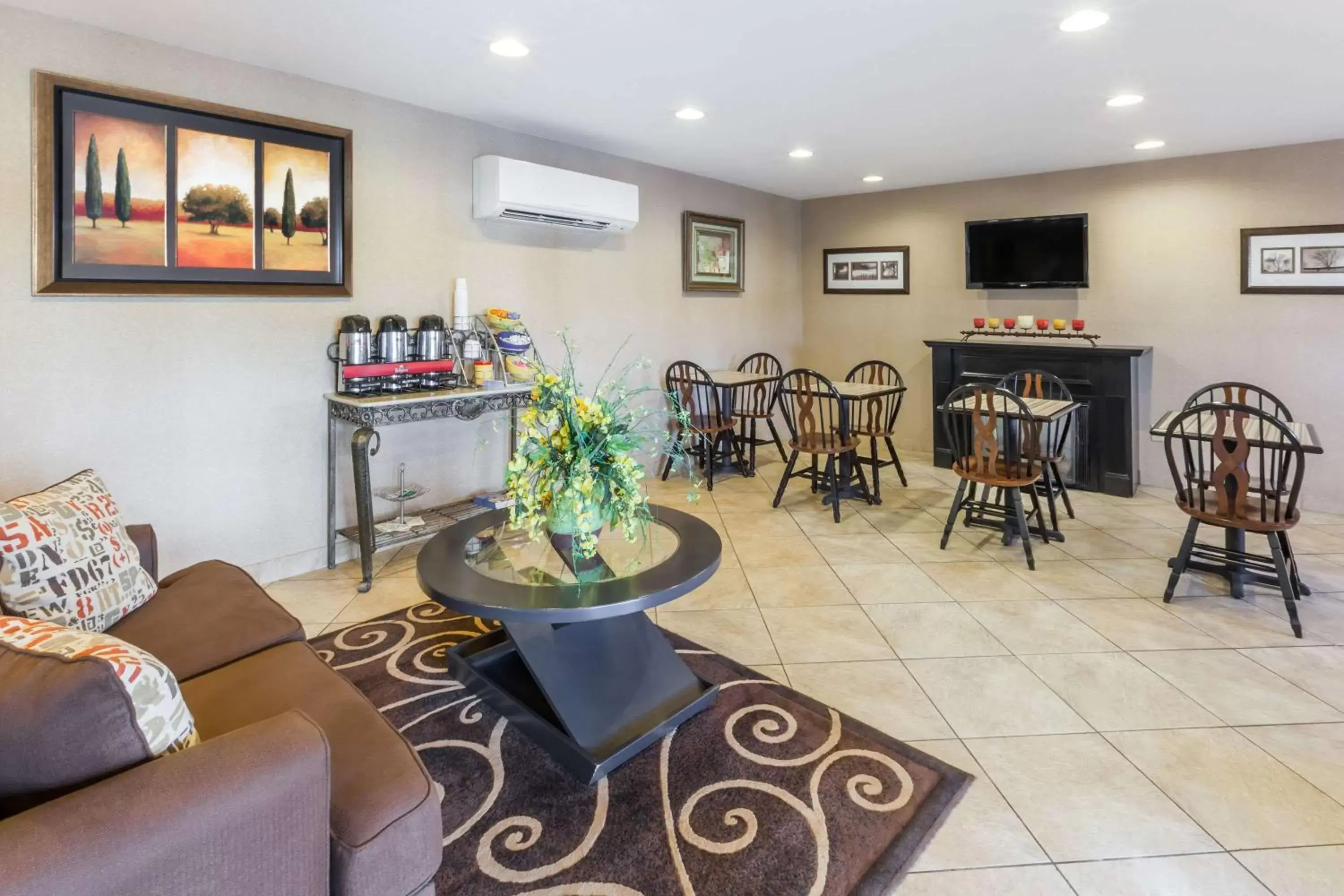 Lobby or reception in Days Inn by Wyndham Central City Lobby or reception in Days Inn by Wyndham Central City