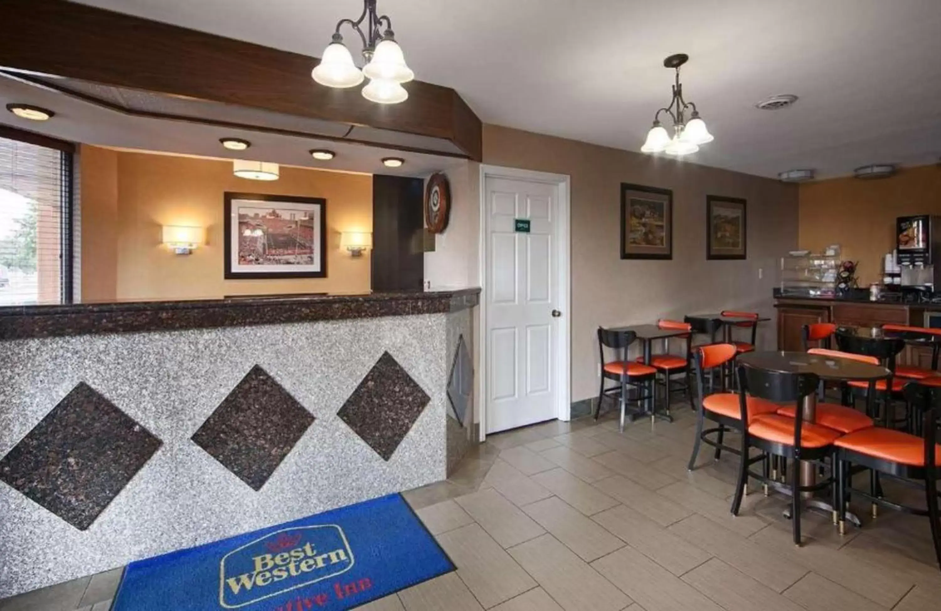 Lobby or reception in Best Western Executive Inn