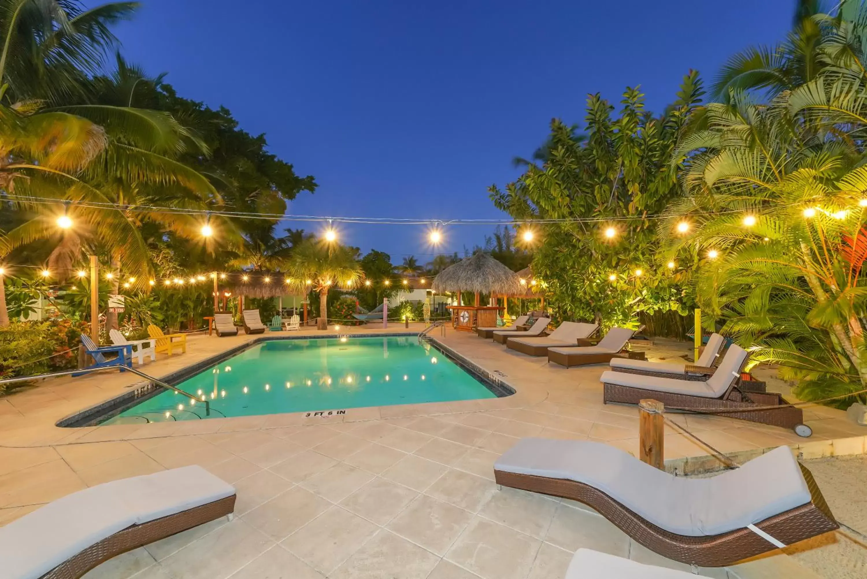 Swimming Pool in Siesta Key Palms Resort