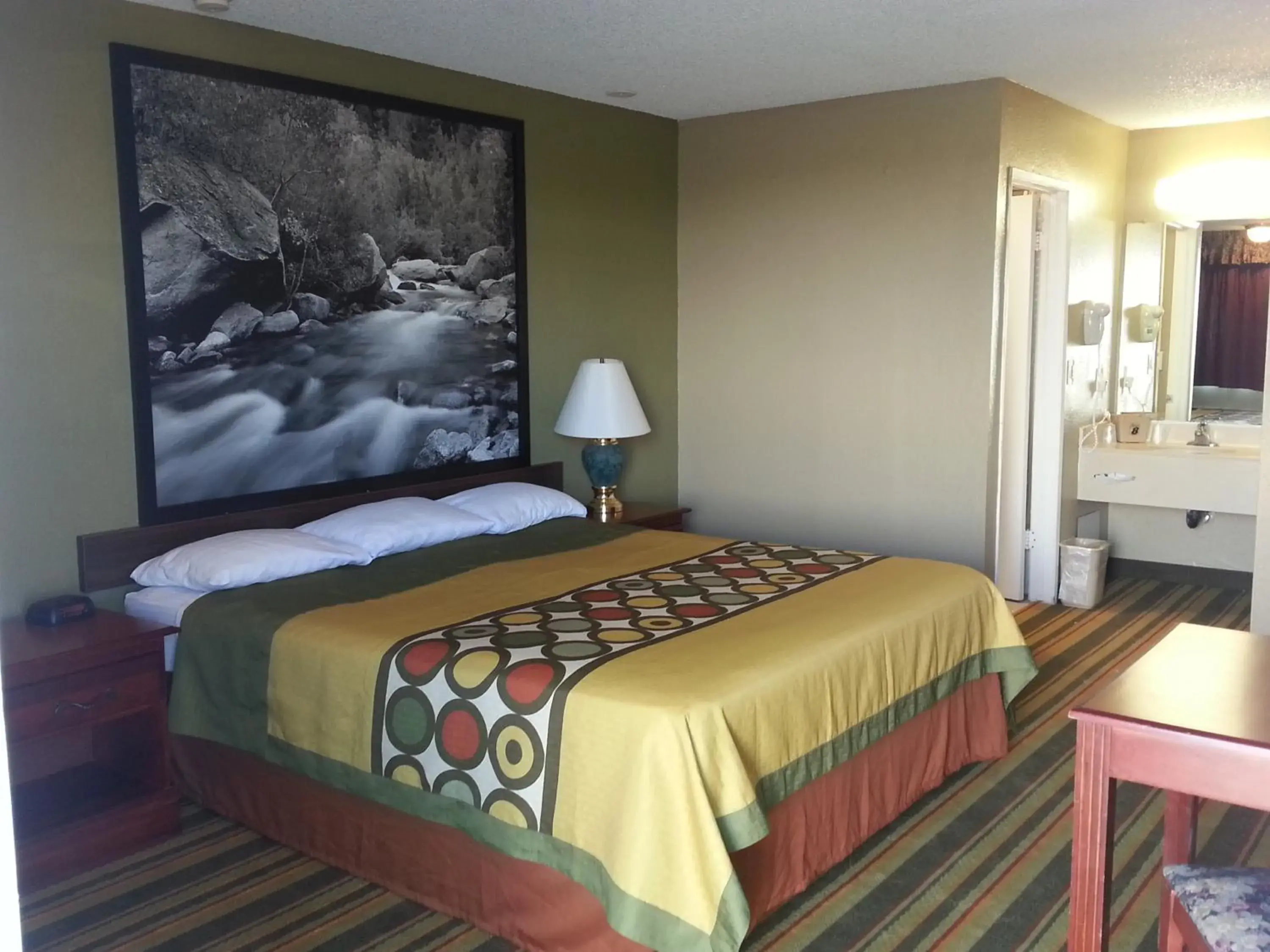 King Room - Non-Smoking in Super 8 by Wyndham Ridgecrest