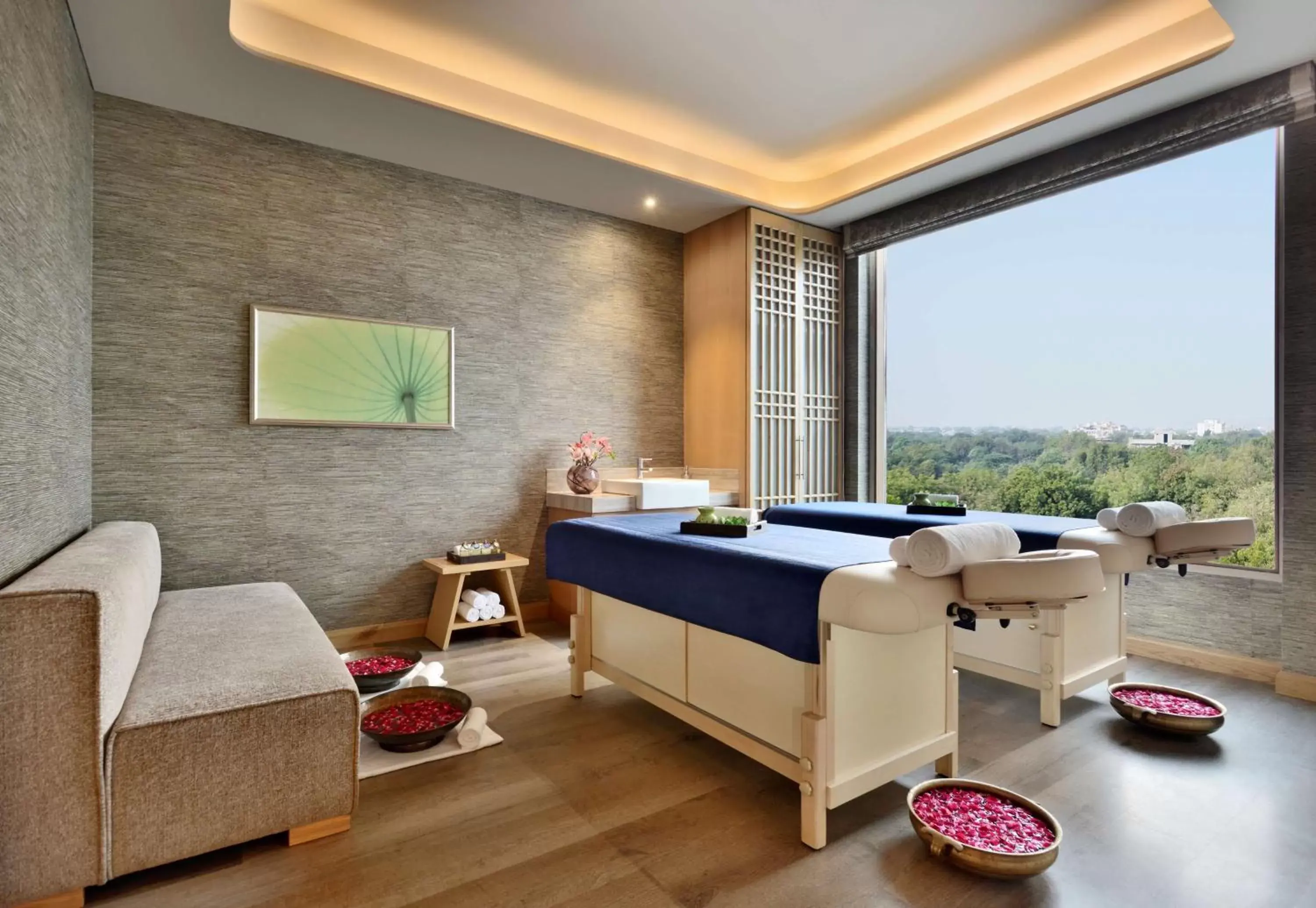 Spa and wellness centre/facilities, Bed in Radisson Noida Spa and wellness centre/facilities, Bed in Radisson Noida