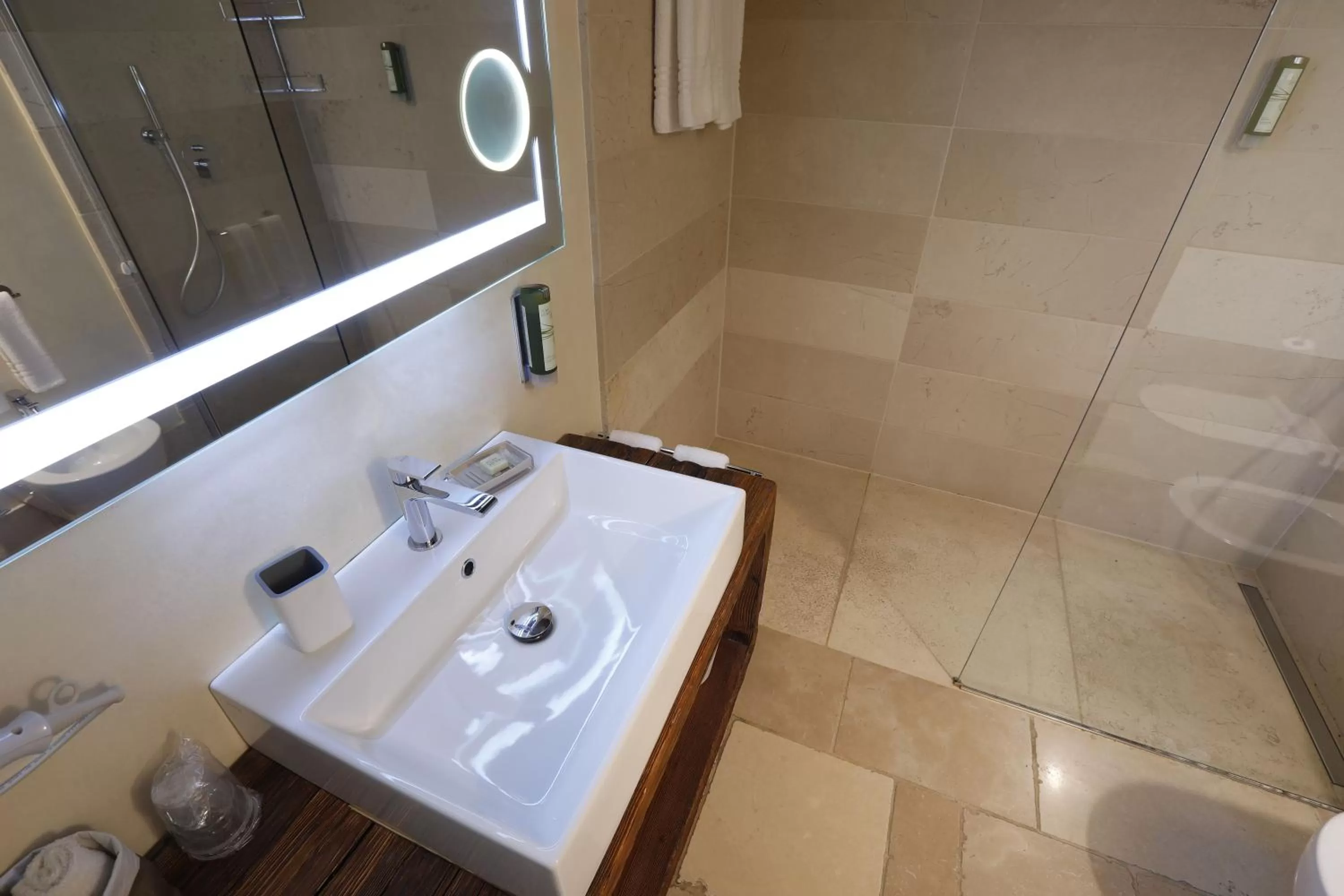 Shower in Hotel Antica Abbazia